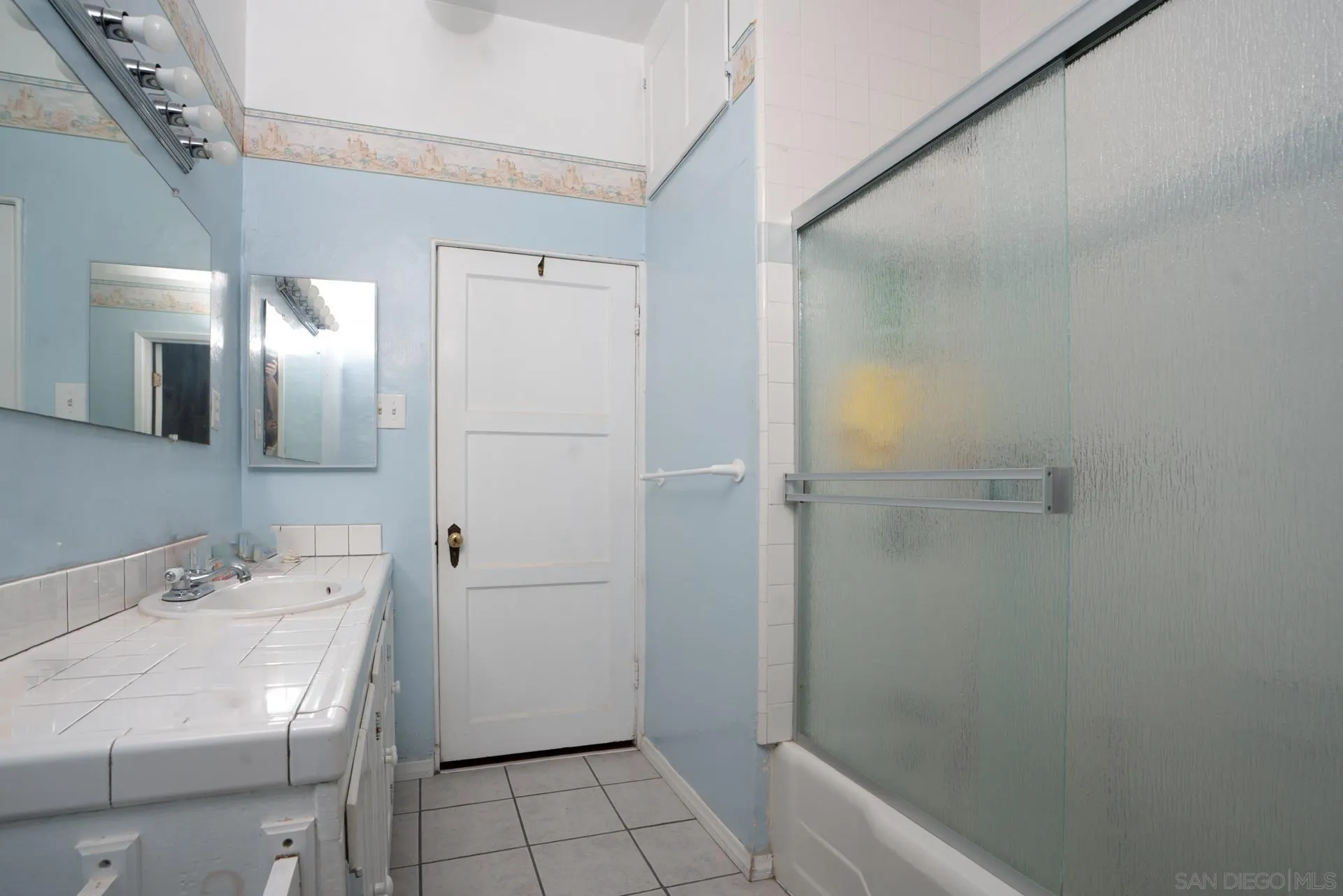 https://cdn.realtyfeed.com/cdn/127/250039186/b92d2ab47095d4e679b8780b09aa701c.webp