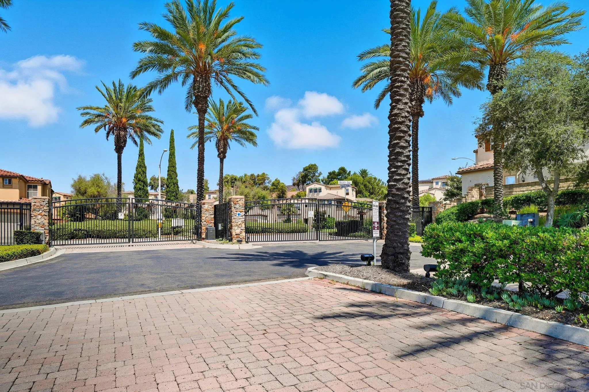 Photo #3: 250039187 Listing 