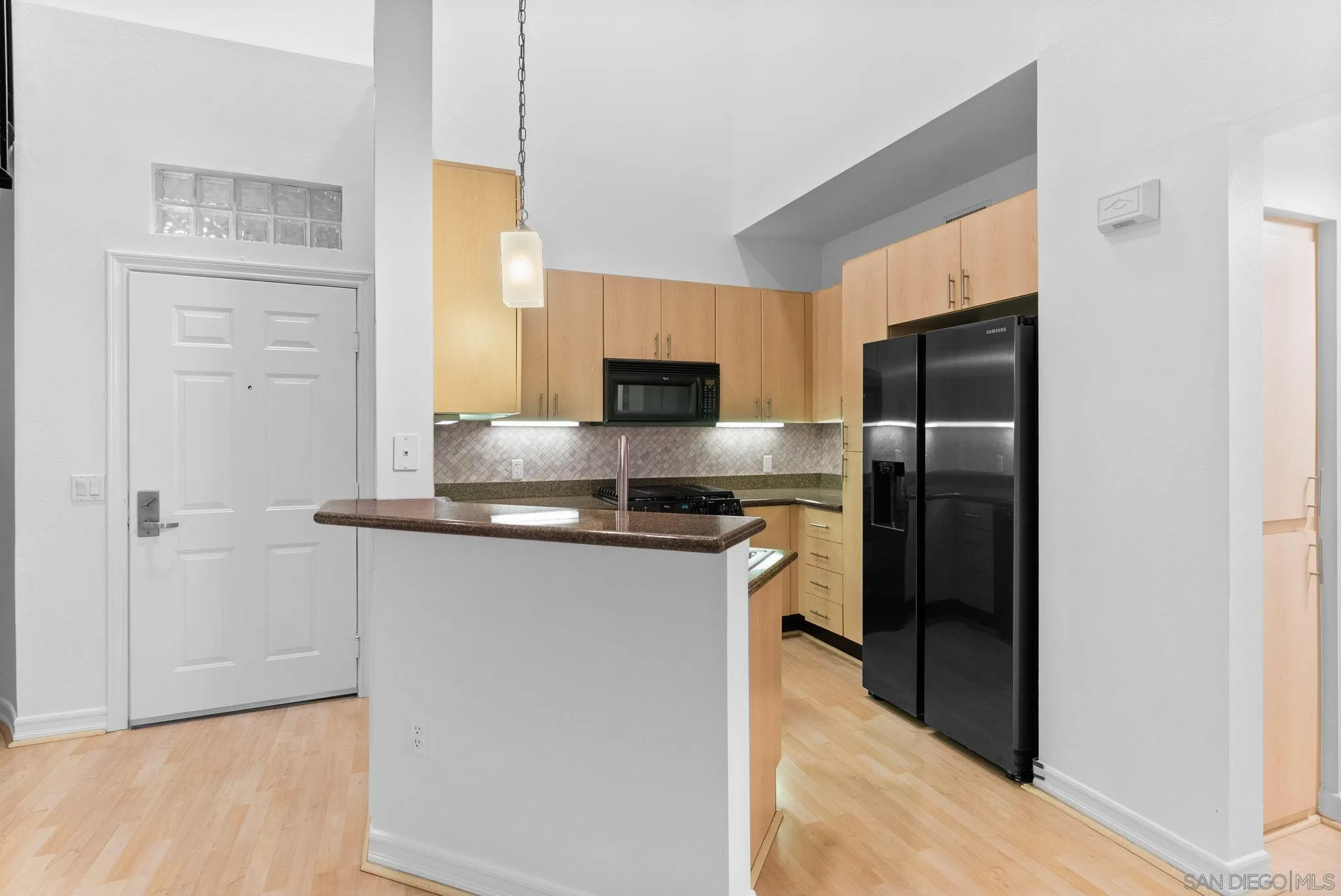 https://cdn.realtyfeed.com/cdn/127/250039188/9d69da14ae6b13b47d60f111dad5e33a.webp