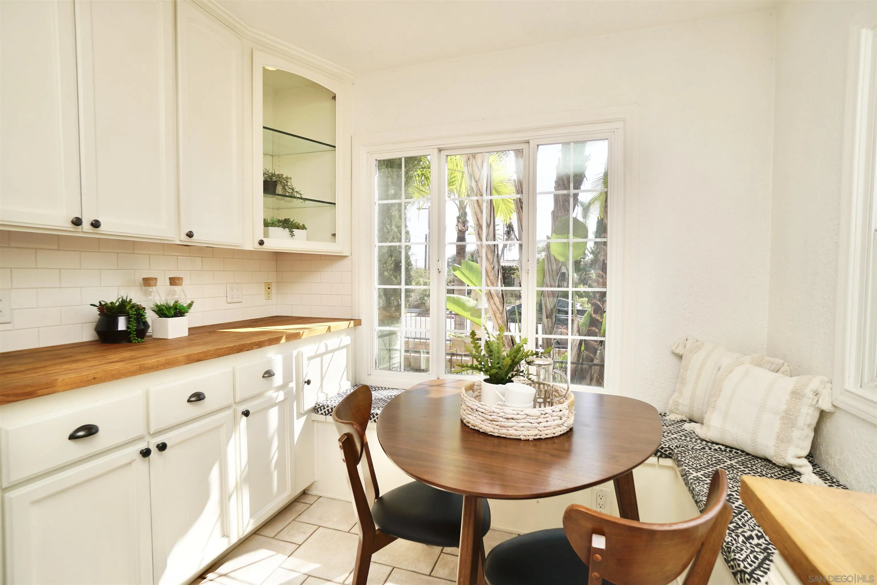 https://cdn.realtyfeed.com/cdn/127/250039195/a3d92430722f91a2fa2a61cfbef7d861.webp