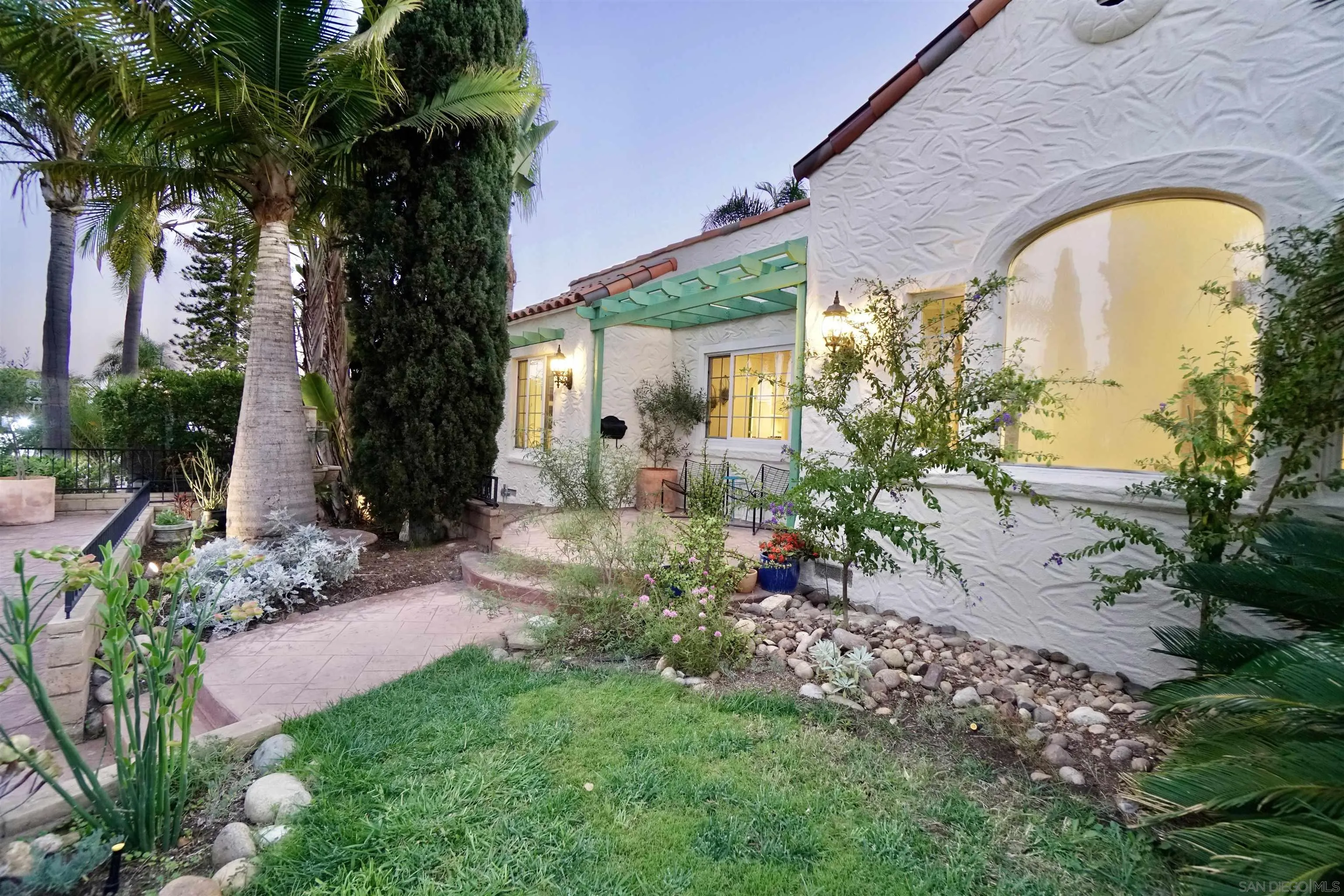https://cdn.realtyfeed.com/cdn/127/250039195/aa6198d633ebd6fbec9346ff6f8a0558.webp