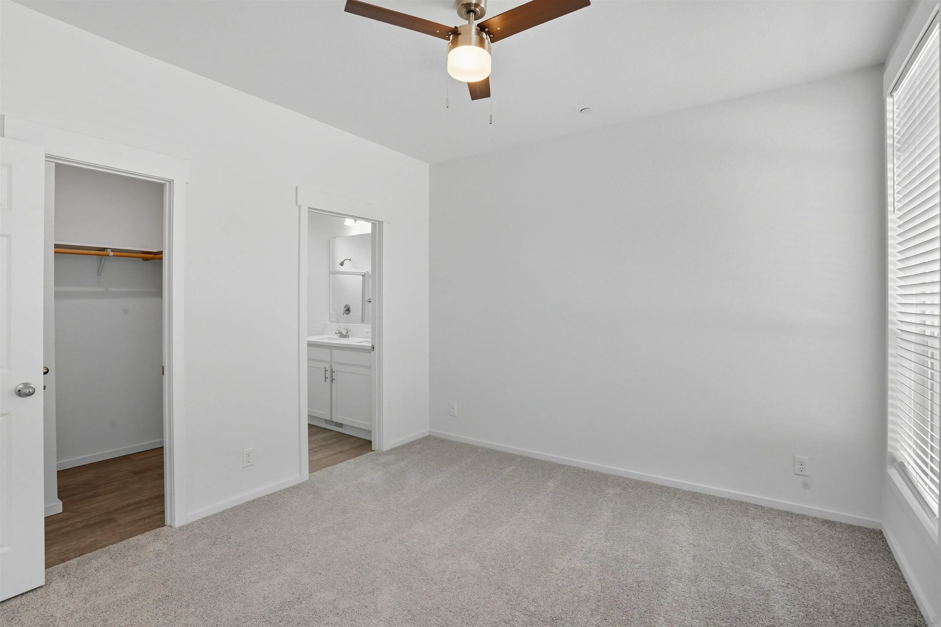 https://cdn.realtyfeed.com/cdn/127/250039200/34f6f34df7dd0b23b4347fcbd0a4ba45.webp