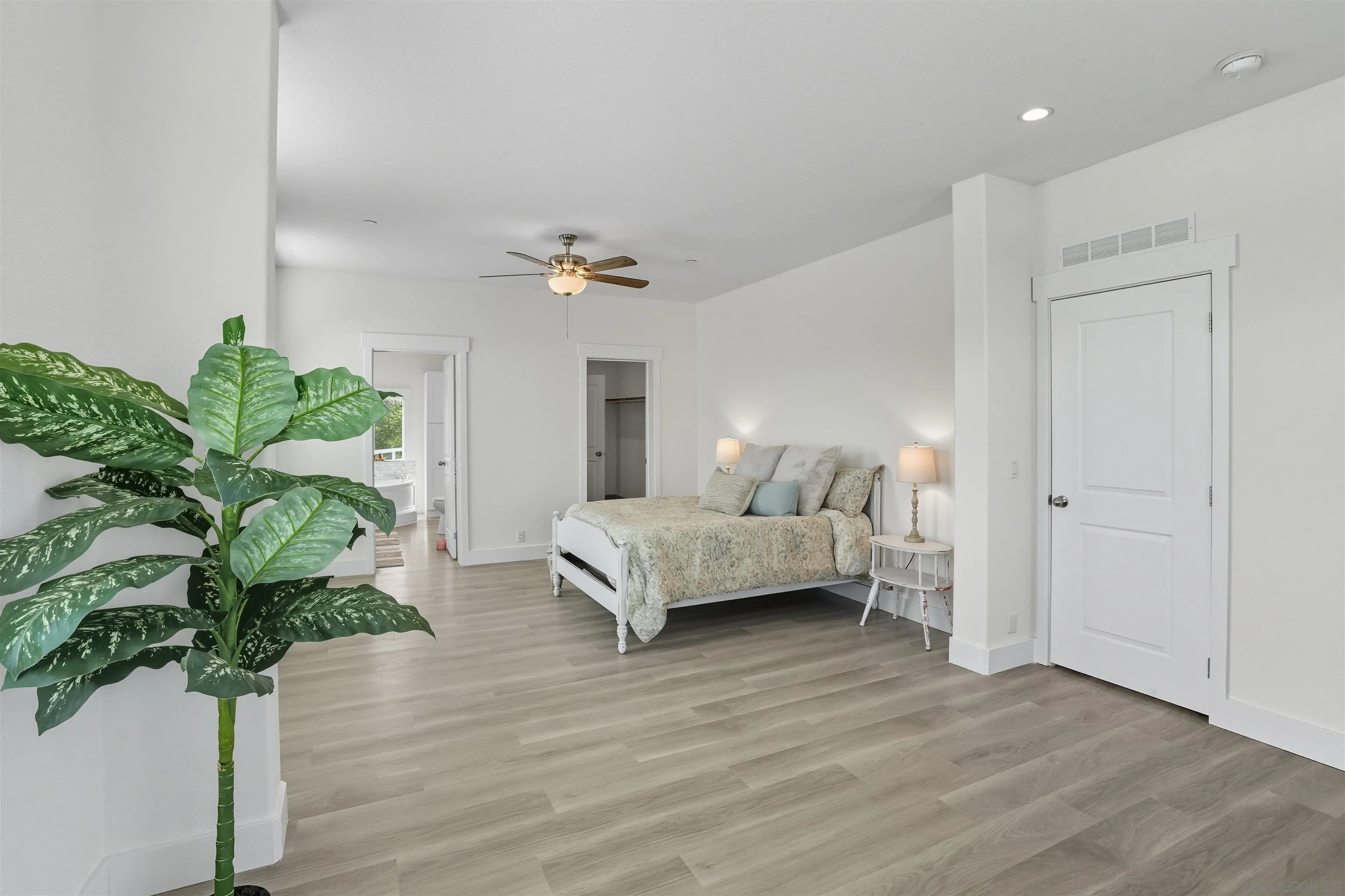 https://cdn.realtyfeed.com/cdn/127/250039200/752d8b5e24c18d02ff8f0a1c0999ed98.webp