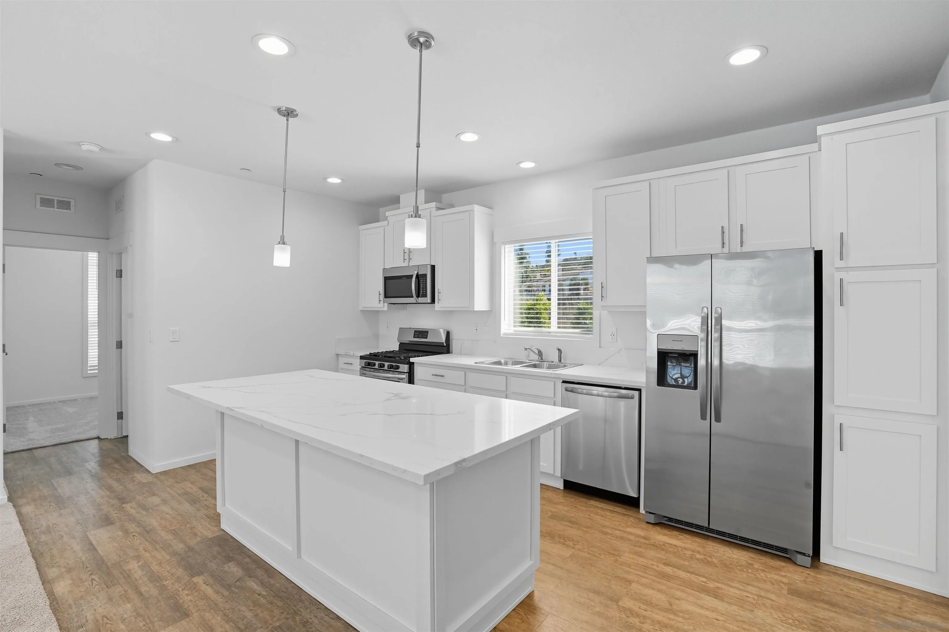 https://cdn.realtyfeed.com/cdn/127/250039200/aea226e4a40d98fa95b2fc5d077ea02c.webp