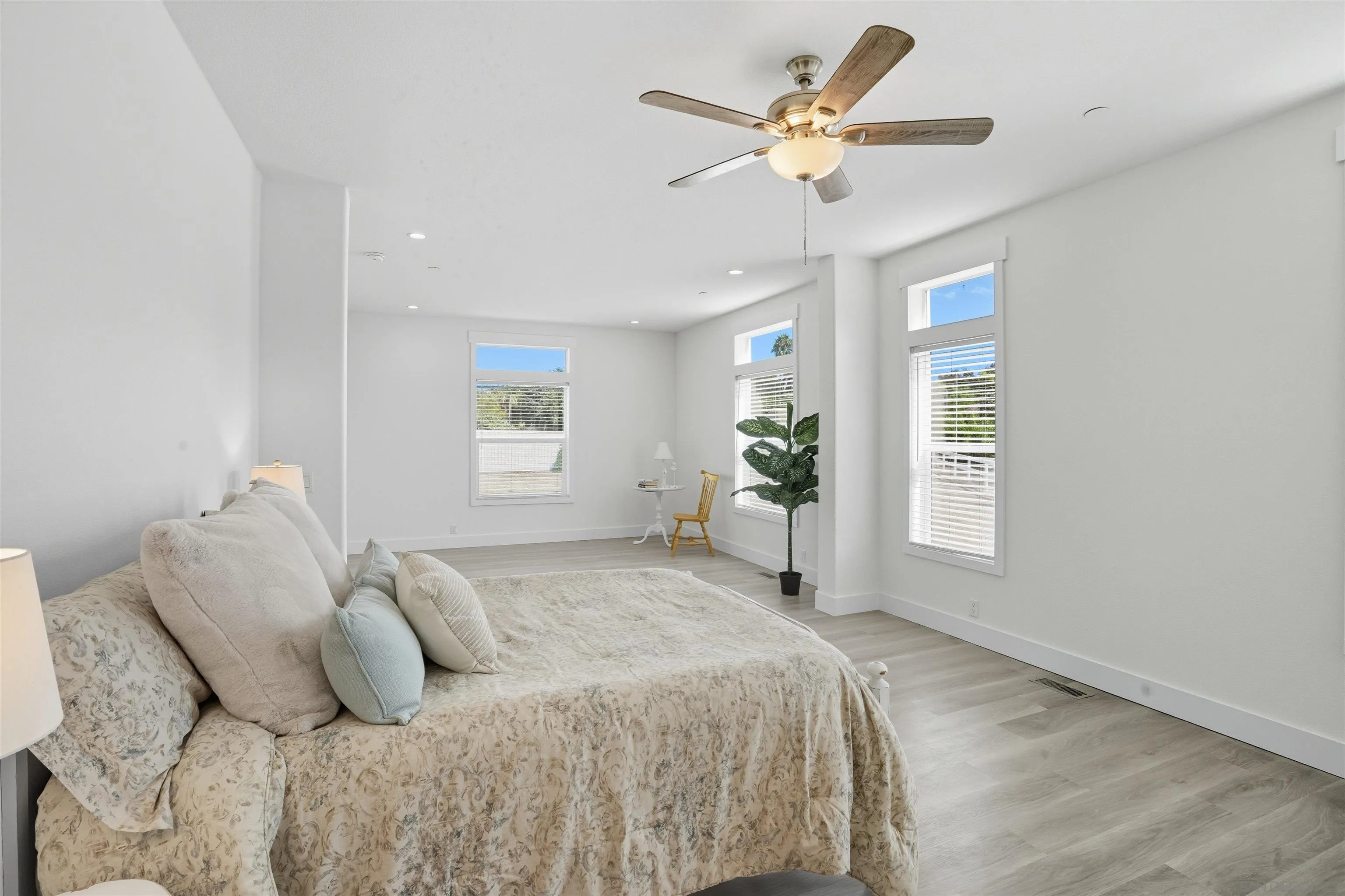 https://cdn.realtyfeed.com/cdn/127/250039200/deb28f16a67a0b46168a2c949f8a76b3.webp