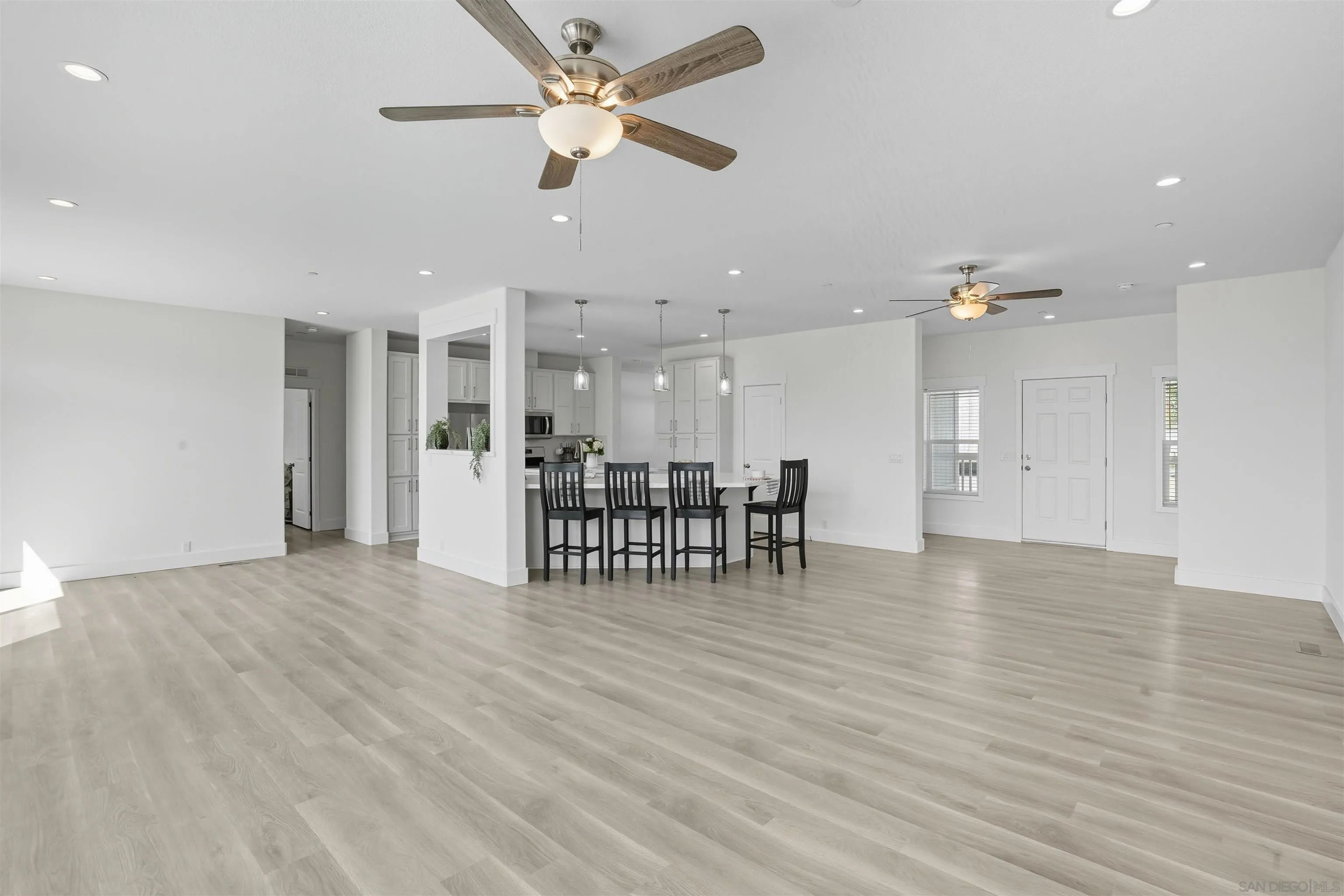 https://cdn.realtyfeed.com/cdn/127/250039200/f3ea4eb87d1f7ee08d3fb8a026b5024a.webp