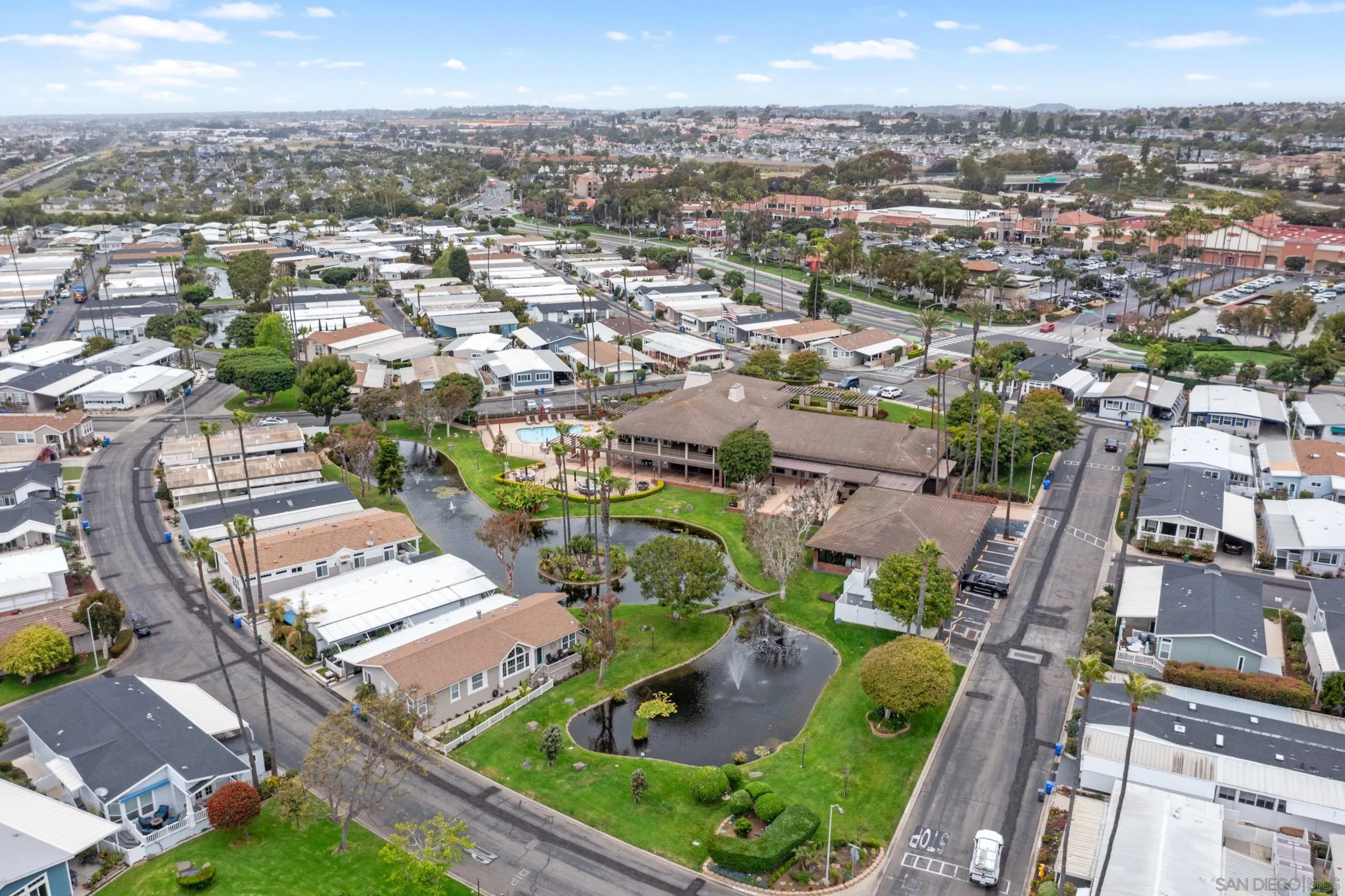 https://cdn.realtyfeed.com/cdn/127/250039203/f008f0cd98b57d0fe18248933e494f06.webp