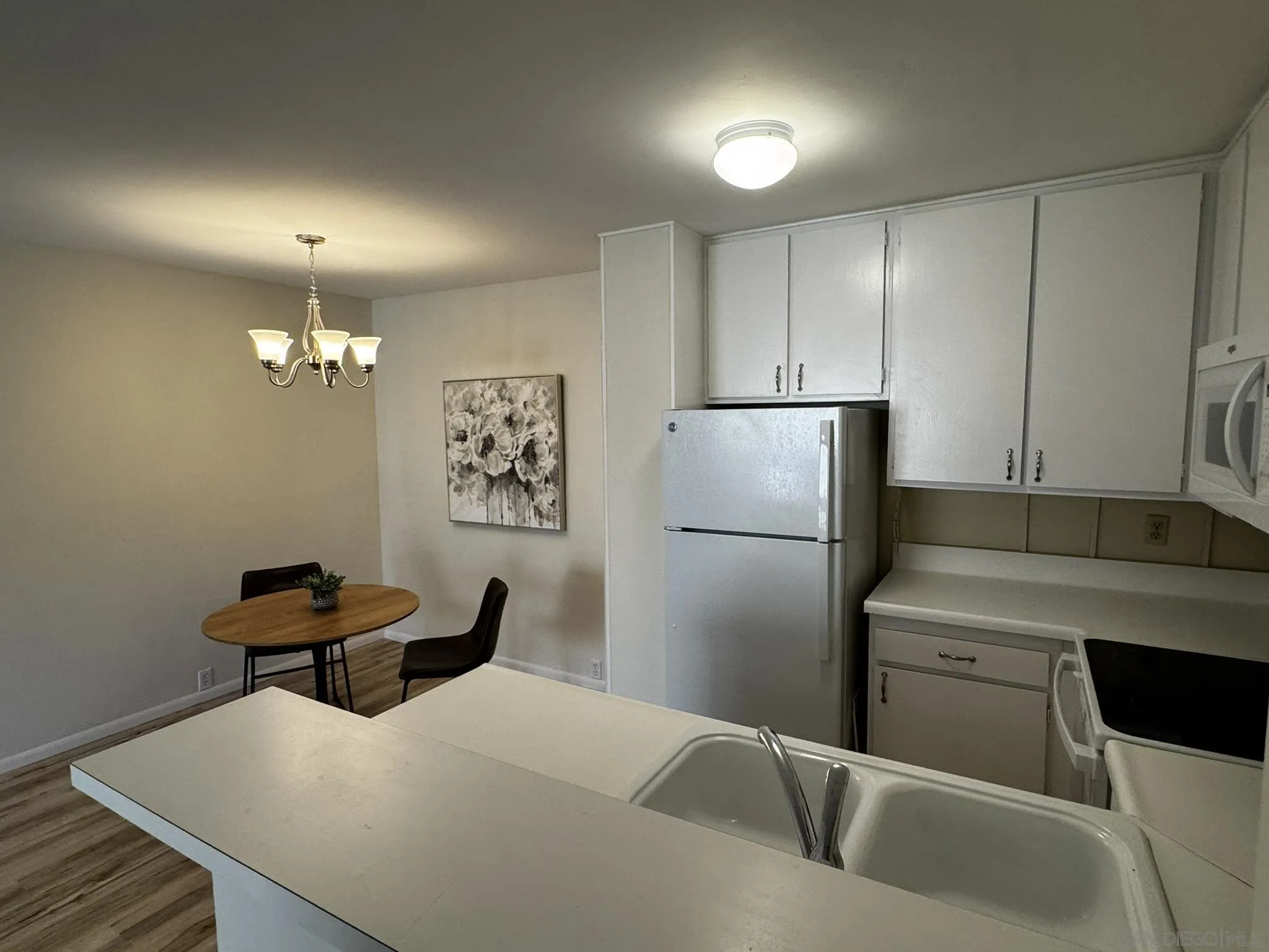 https://cdn.realtyfeed.com/cdn/127/250039206/2d2bc5379257e137f4dc4b5d4f1c6624.webp