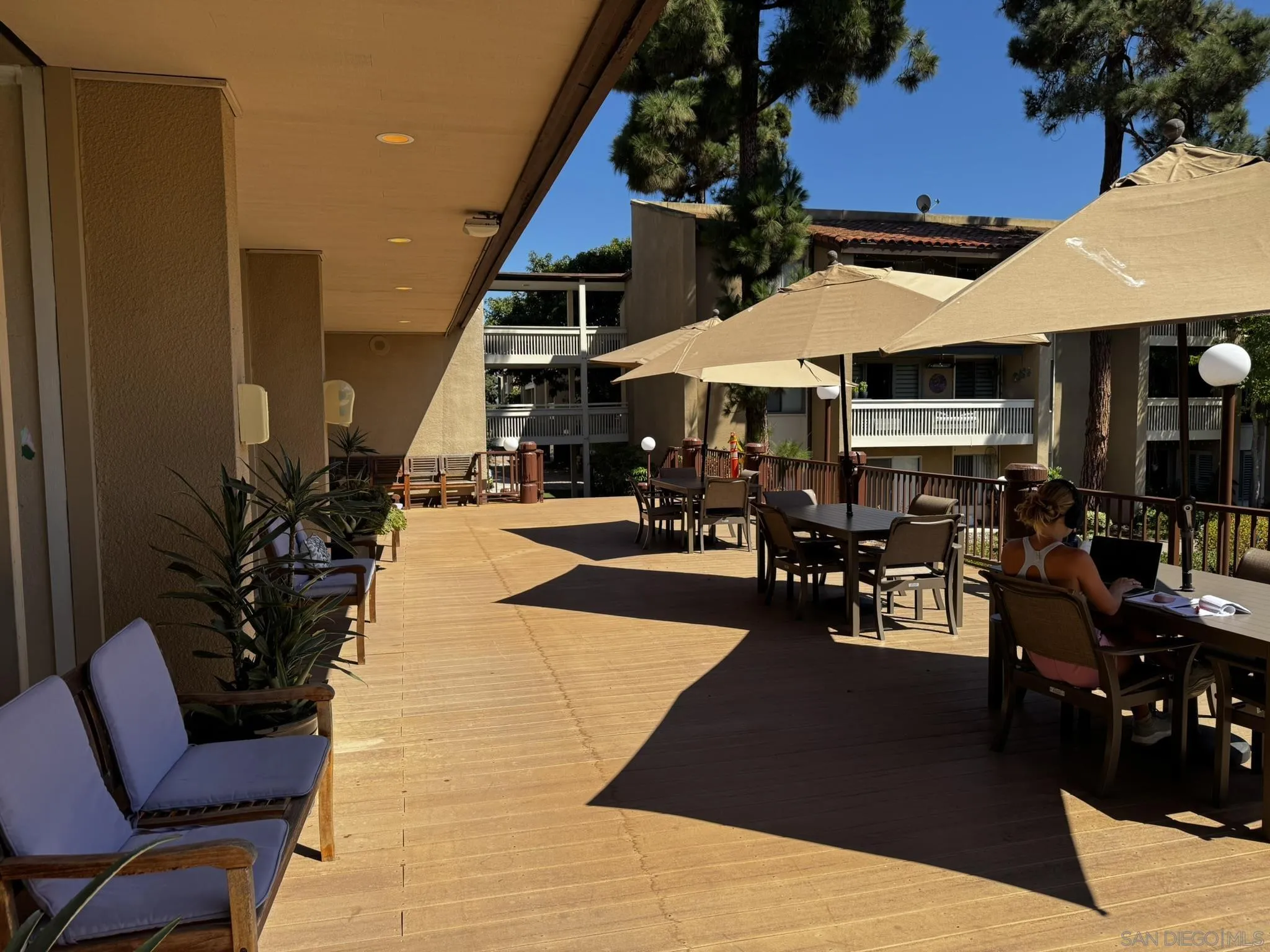 https://cdn.realtyfeed.com/cdn/127/250039206/f4ccd1fa921ebf13be5d8bbb8db251cc.webp