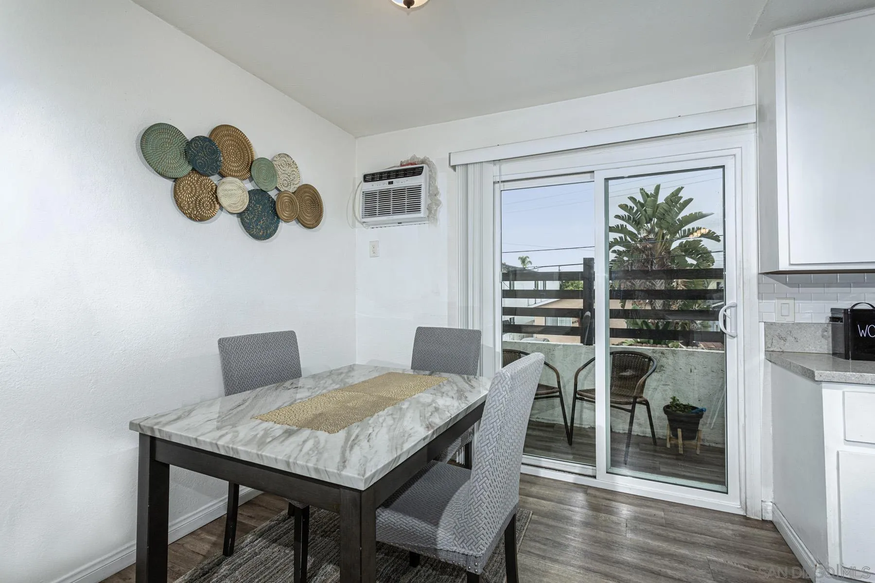 https://cdn.realtyfeed.com/cdn/127/250039208/6fb8c93cda1a66540bdf92d8ad04c3f8.webp