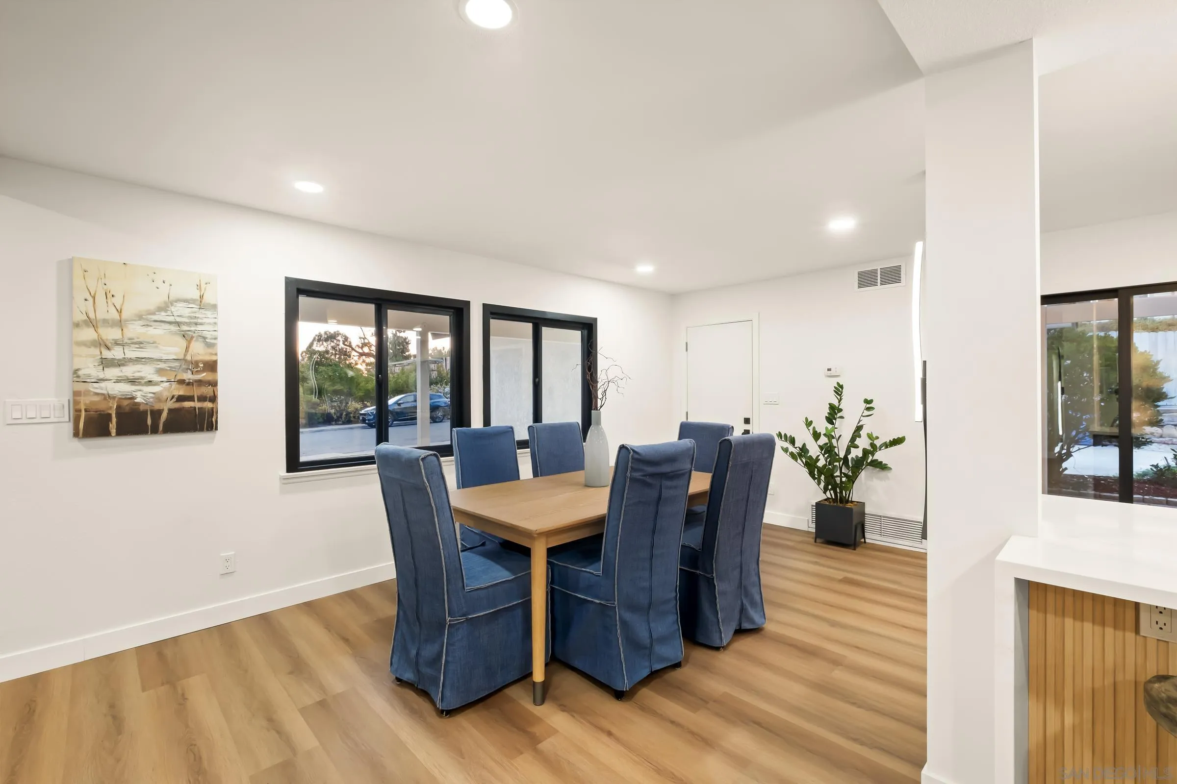 https://cdn.realtyfeed.com/cdn/127/250039210/3d5f80cb79f7a78492027c9829a48c6f.webp