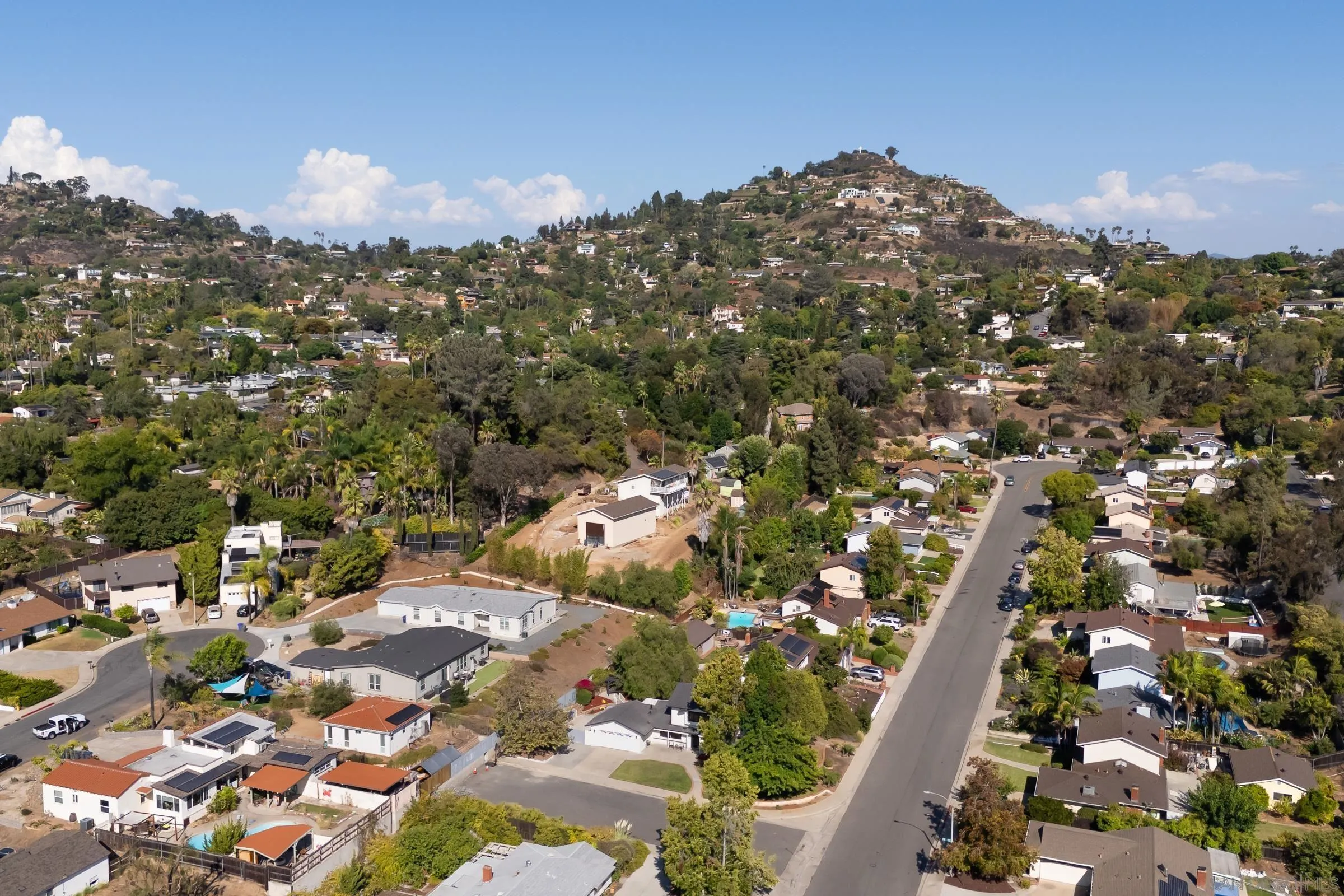 https://cdn.realtyfeed.com/cdn/127/250039210/44fa1137a42e6c920516d0ce7fa1d872.webp
