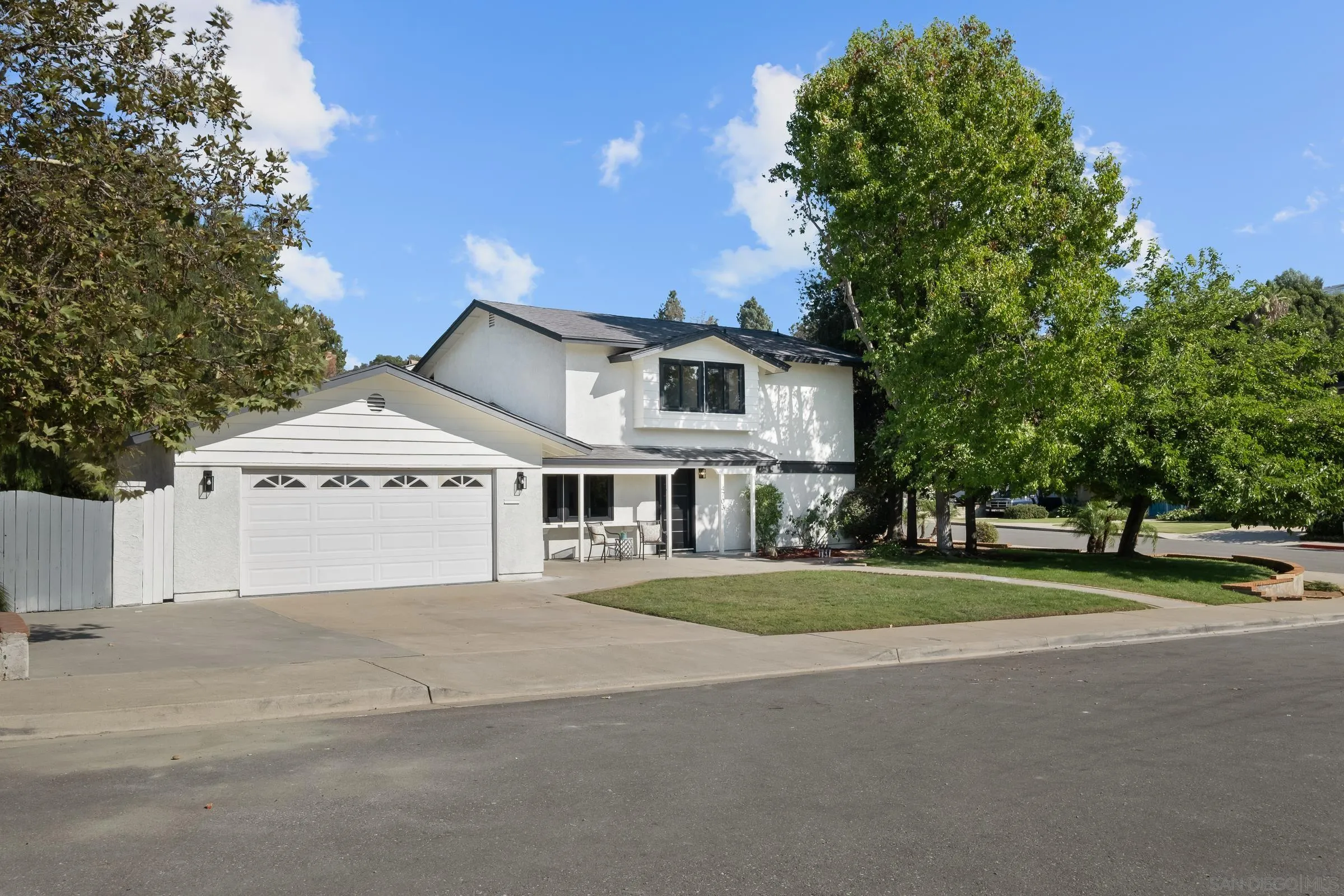 https://cdn.realtyfeed.com/cdn/127/250039210/89d2fa77845c32e630fdf373adc38cad.webp