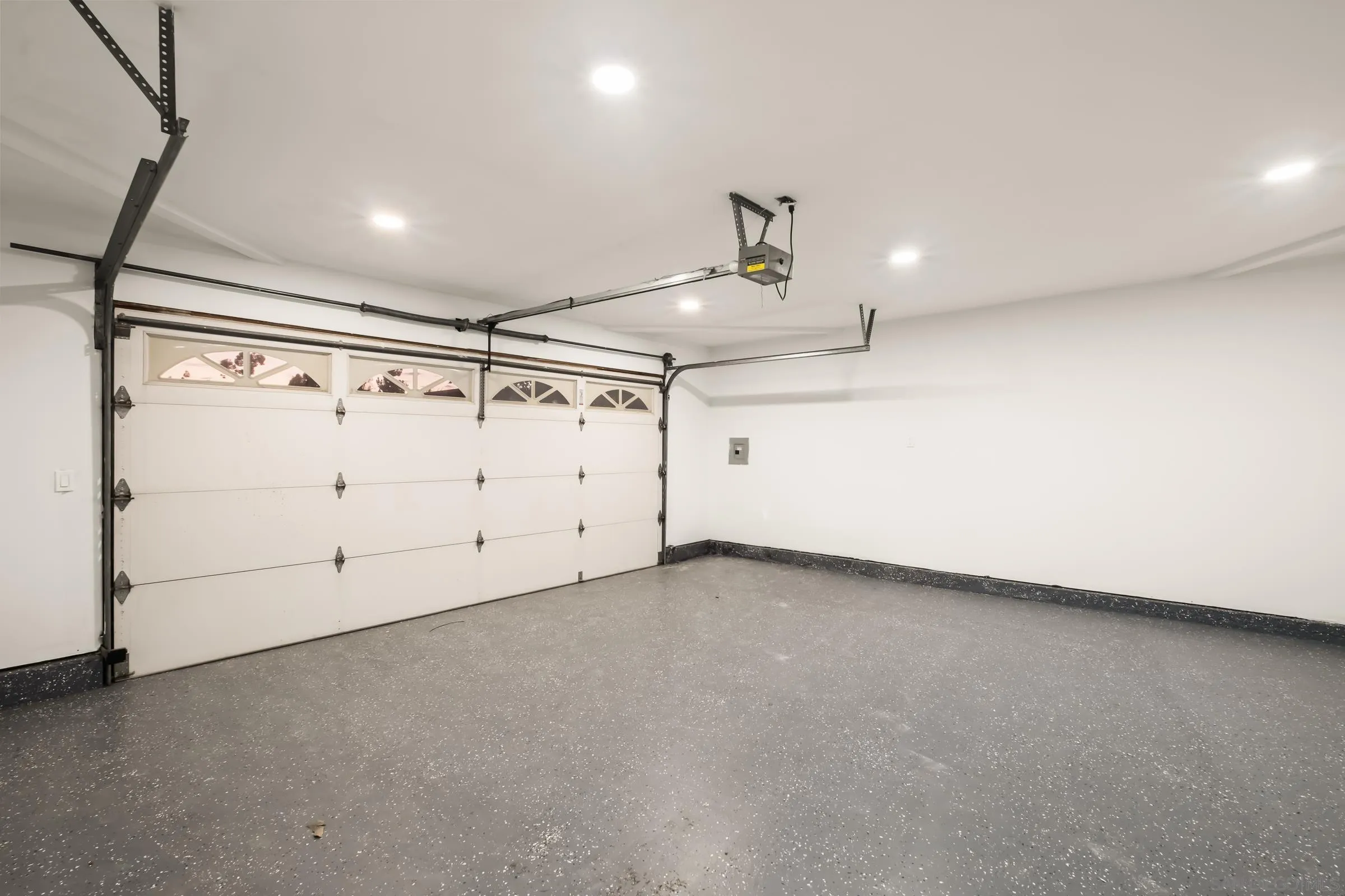 https://cdn.realtyfeed.com/cdn/127/250039210/f048246b5736da85599baef56f21367c.webp