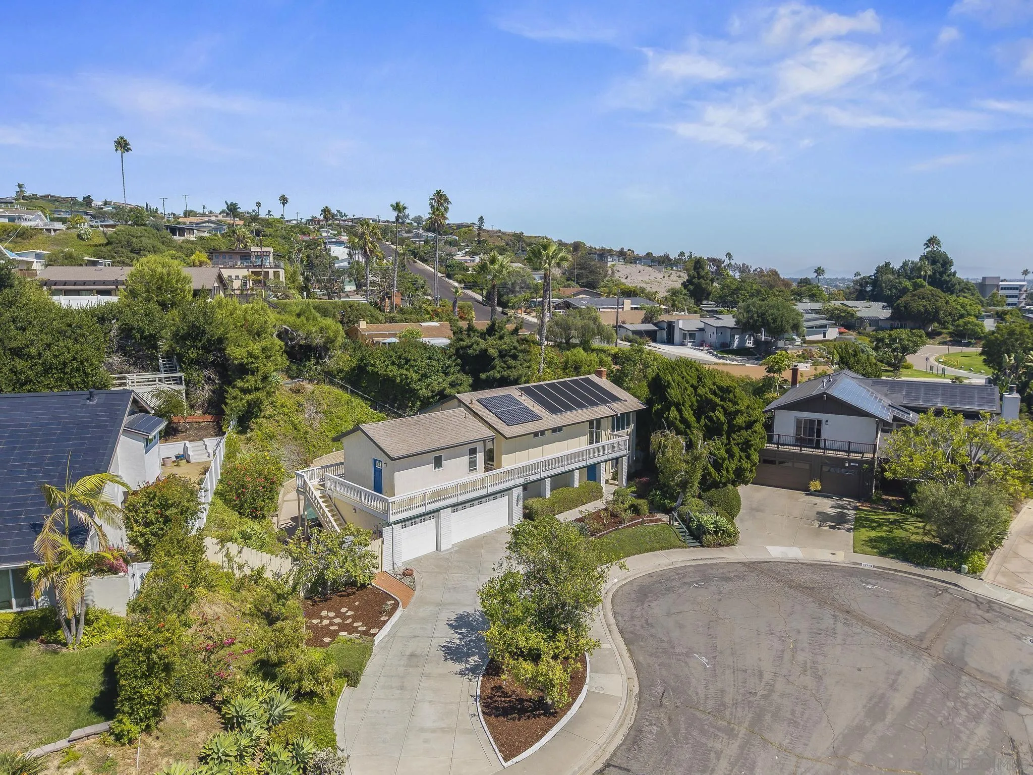 https://cdn.realtyfeed.com/cdn/127/250039211/1c8d6b9f1199d84be608c50fd85eab1d.webp