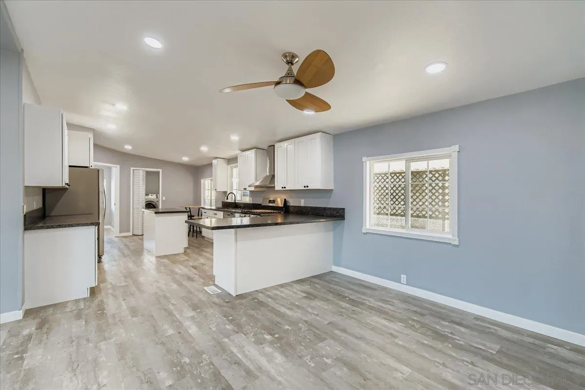 https://cdn.realtyfeed.com/cdn/127/250039212/668727a56b89cd5eff1acb6fd50998db.webp