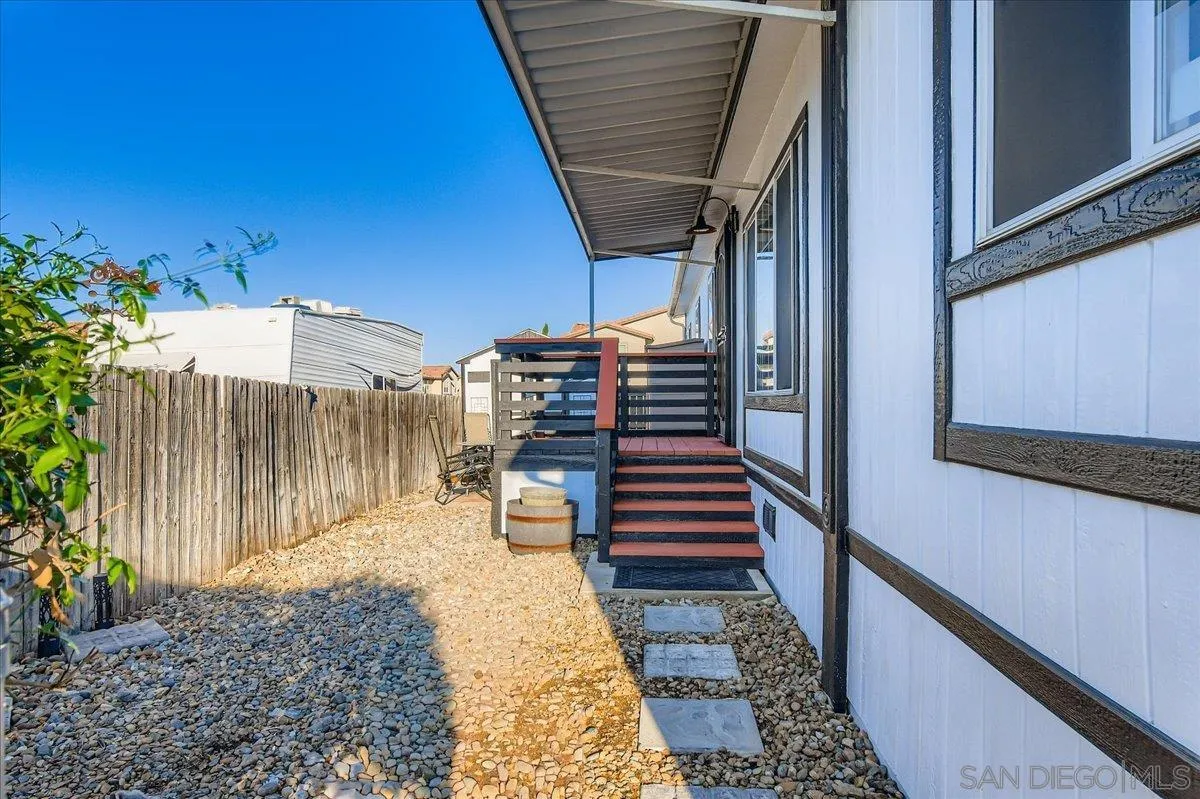 https://cdn.realtyfeed.com/cdn/127/250039212/6c4b204ee19caf633b0c3b3cf069eb94.webp