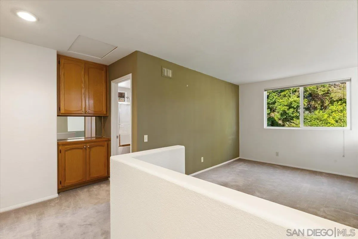 https://cdn.realtyfeed.com/cdn/127/250039214/2d66b016c56c9126b402c21f072b34ef.webp