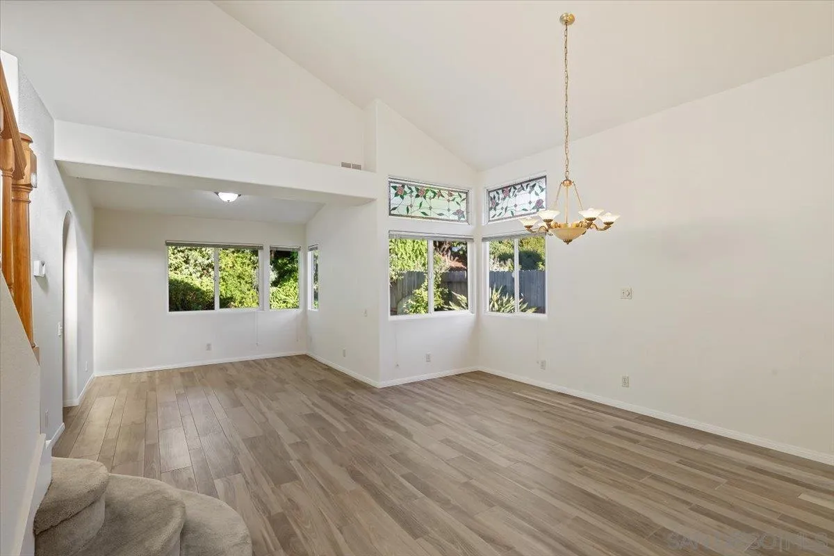https://cdn.realtyfeed.com/cdn/127/250039214/898a72ba9fa257584eac720e8f8ec3f5.webp