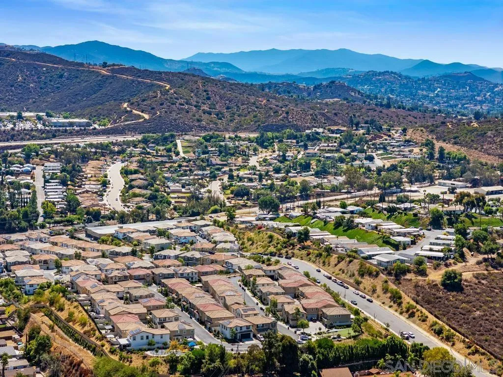 https://cdn.realtyfeed.com/cdn/127/250039219/1c52d7c56c2be9bf50626ba737c7c34f.webp