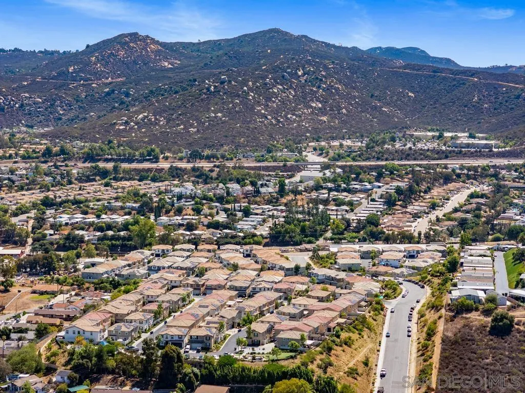 https://cdn.realtyfeed.com/cdn/127/250039219/206ee50fb870eab79110d2f1285185d0.webp
