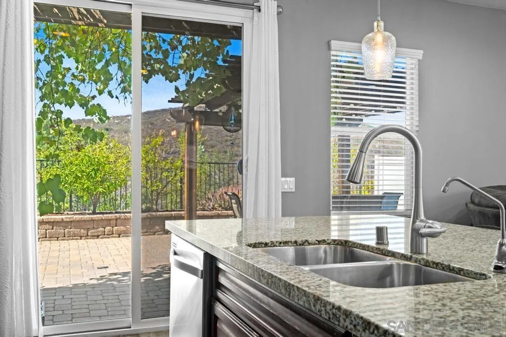 https://cdn.realtyfeed.com/cdn/127/250039219/2439de633a64be3fbc42322a3f93d524.webp