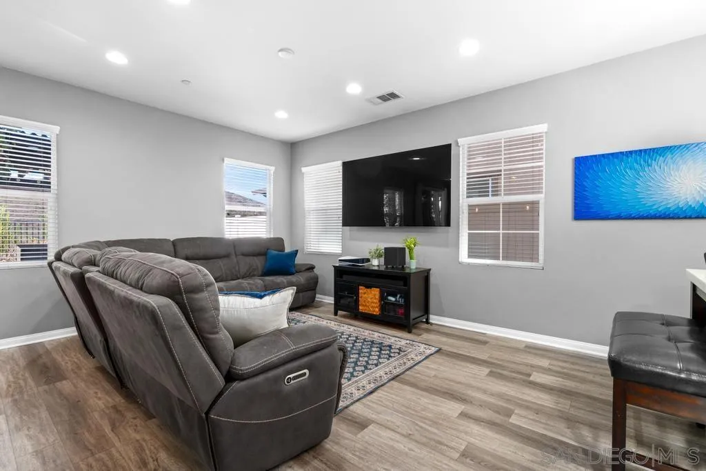 https://cdn.realtyfeed.com/cdn/127/250039219/291dd83b564823f7f7aeef26bcc95dc8.webp