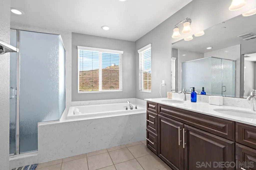 https://cdn.realtyfeed.com/cdn/127/250039219/8d2a7b2e567eaa54ec9e92dd3ad71cac.webp