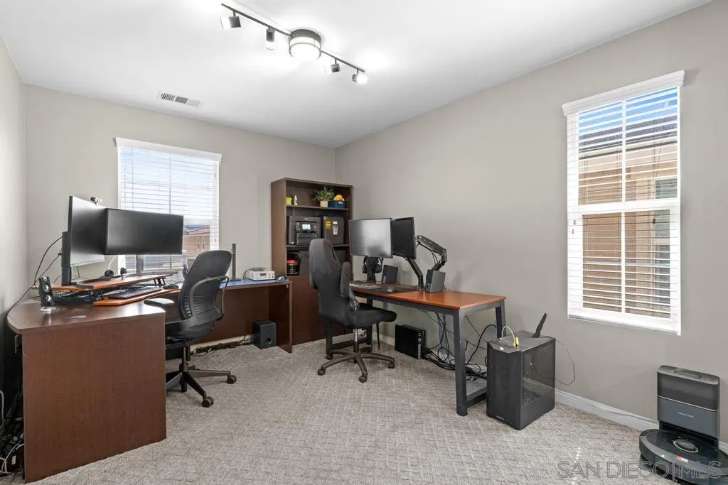 https://cdn.realtyfeed.com/cdn/127/250039219/b9b5ee10b7a61d1bf2ae6ae4cd72ab07.webp
