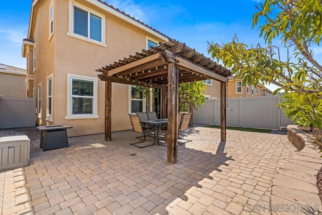 https://cdn.realtyfeed.com/cdn/127/250039219/d64d3d8bd549636ba4c191177896f9da.webp