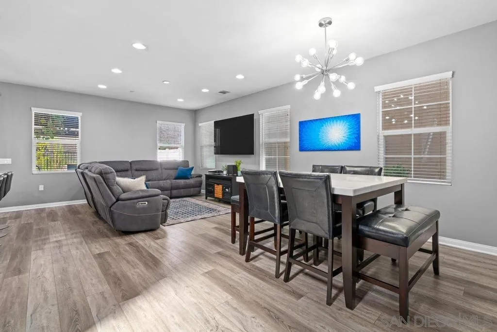 https://cdn.realtyfeed.com/cdn/127/250039219/dbd1b3f1d54ccff79957278f29d204d5.webp