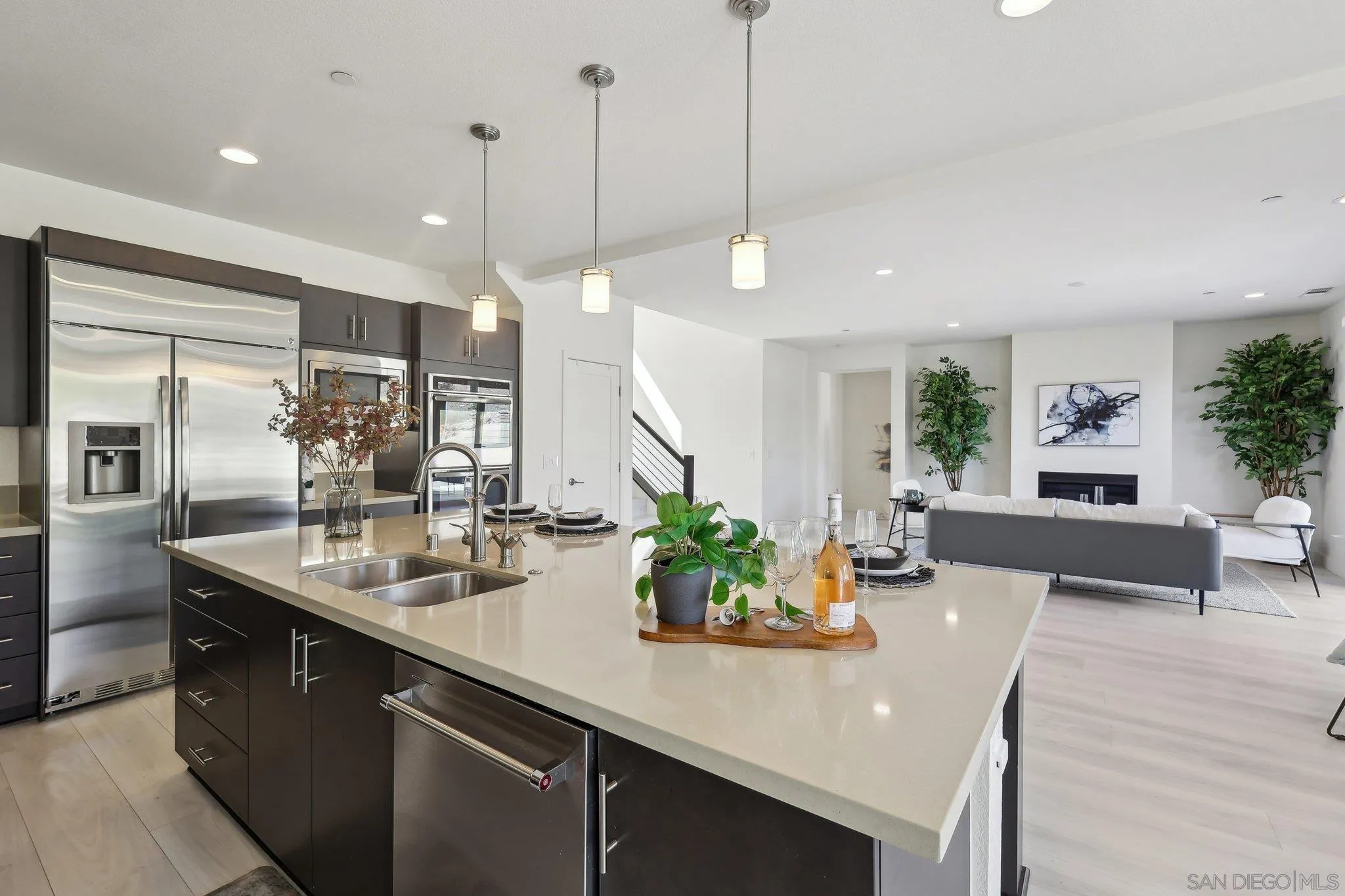 https://cdn.realtyfeed.com/cdn/127/250039227/270143a0e7aa53b0f2d6b7b12ade960b.webp