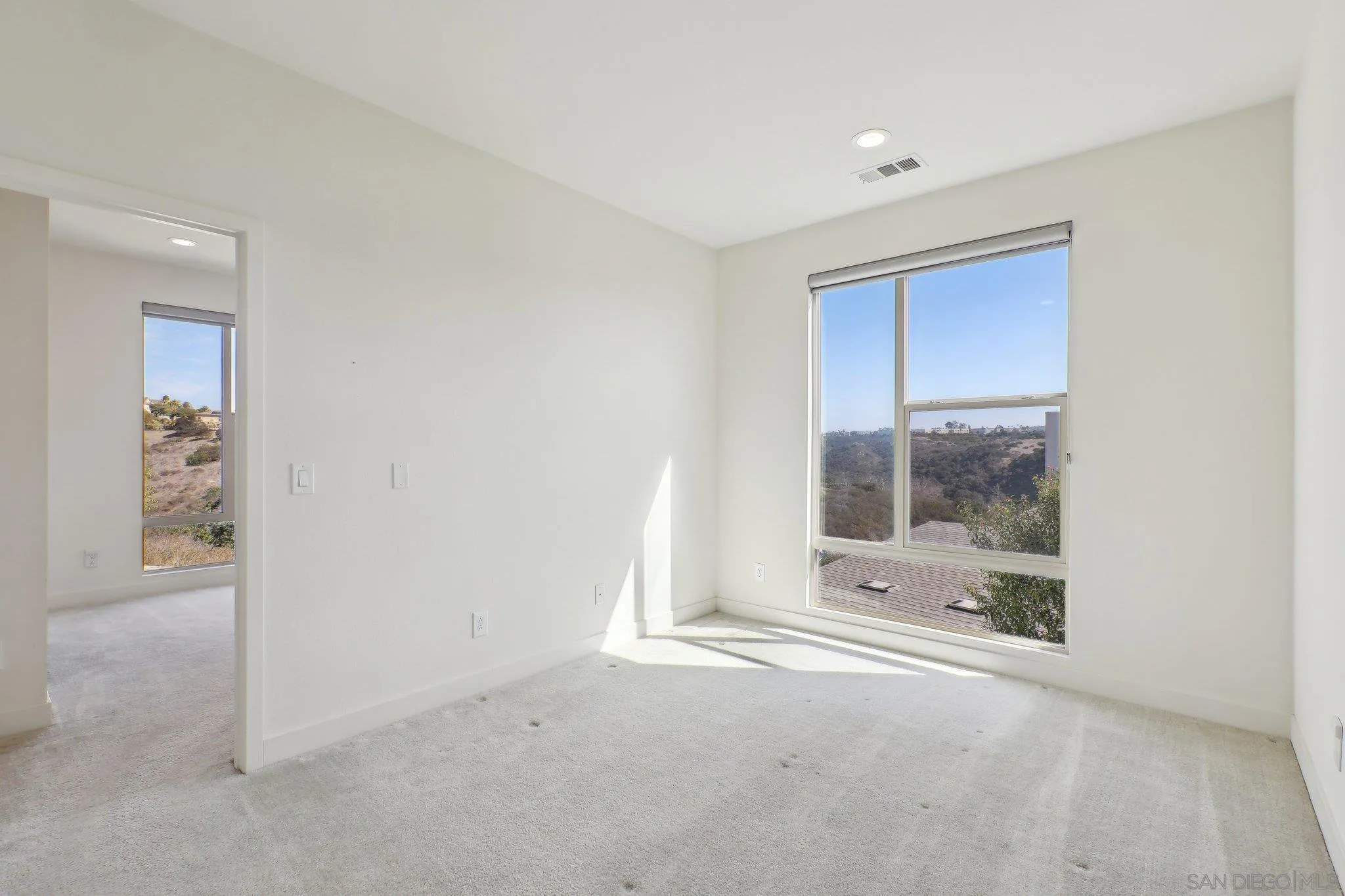 https://cdn.realtyfeed.com/cdn/127/250039227/86a4c7b15a141bf3f5698ddf2802e57d.webp
