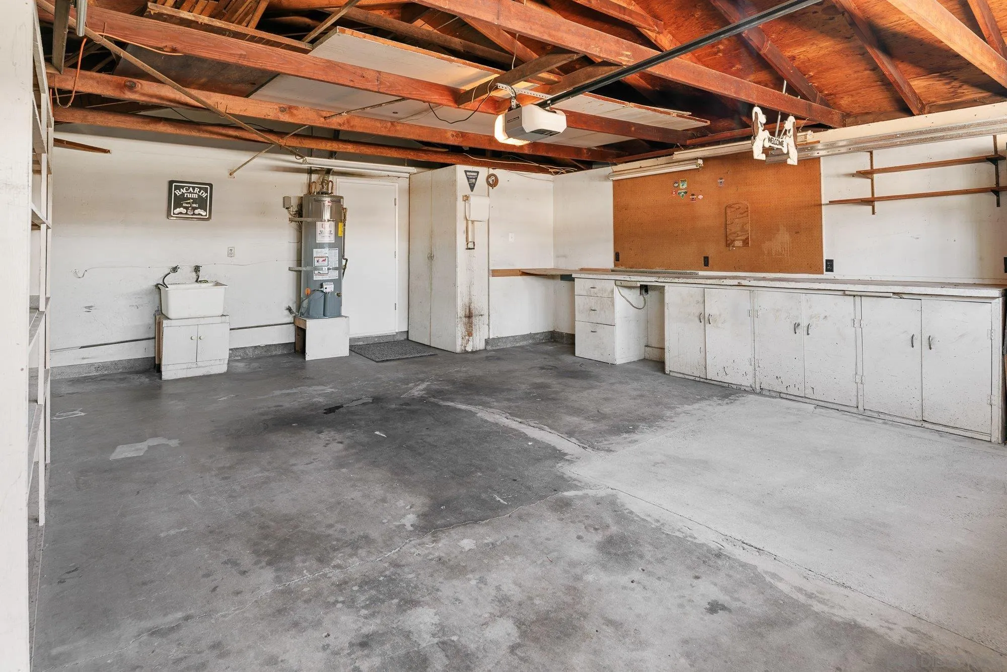 https://cdn.realtyfeed.com/cdn/127/250039230/11097b7adf9813e6b452280ed708b901.webp