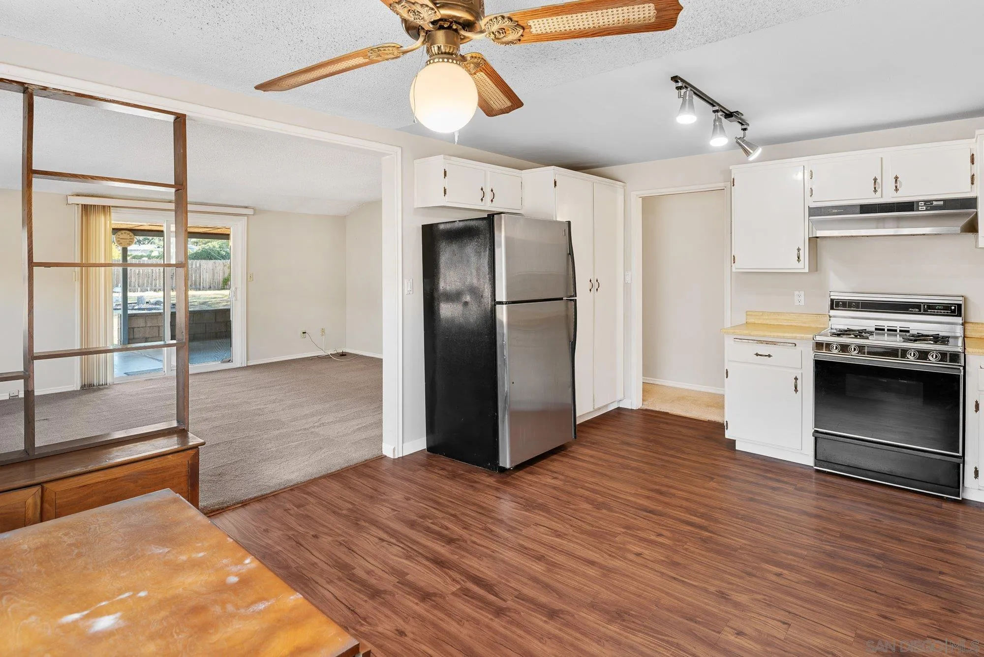 https://cdn.realtyfeed.com/cdn/127/250039230/9d895d01db51799b98f836f07491ccb4.webp