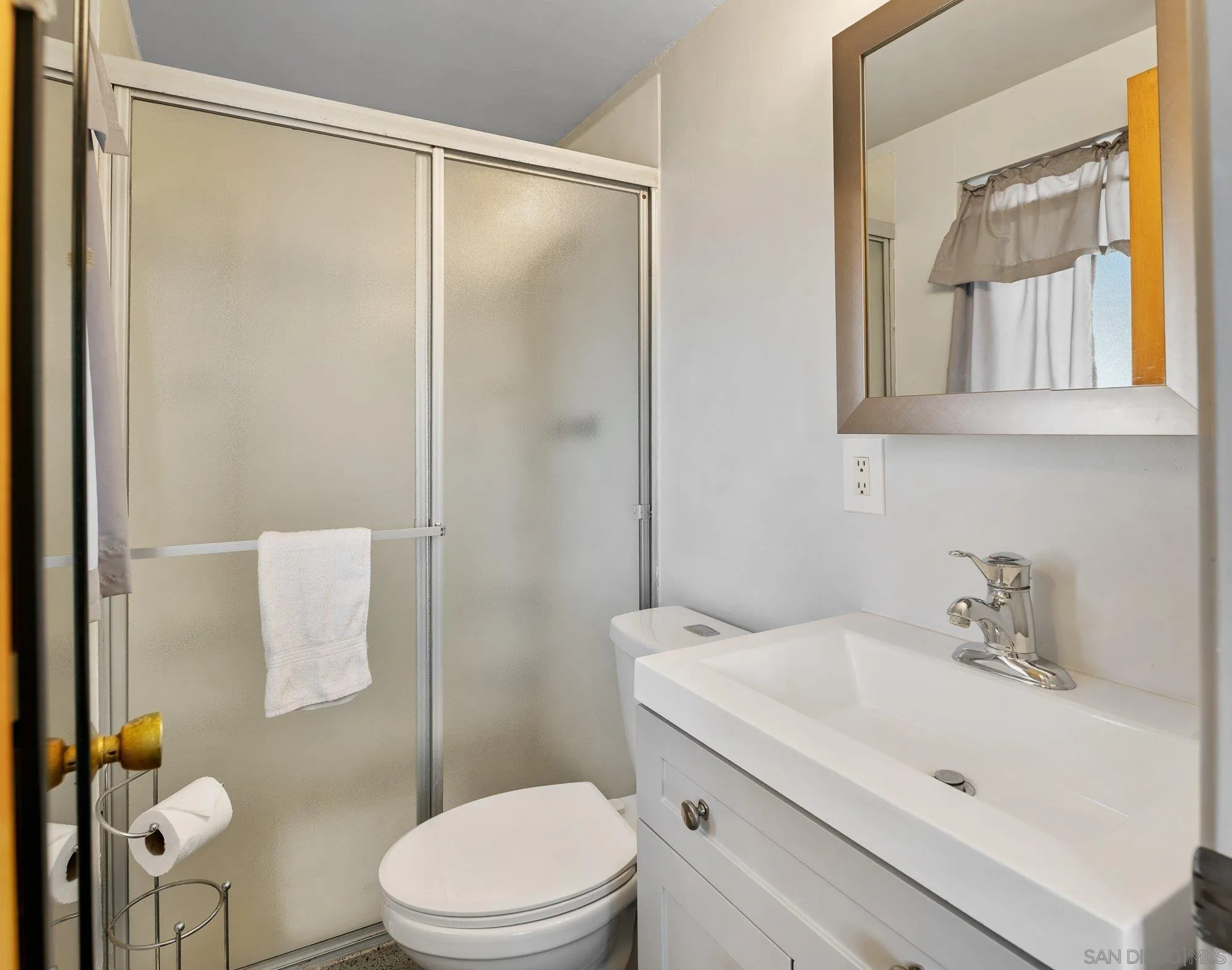 https://cdn.realtyfeed.com/cdn/127/250039230/efdda583f888525c7426a1070da16e2c.webp