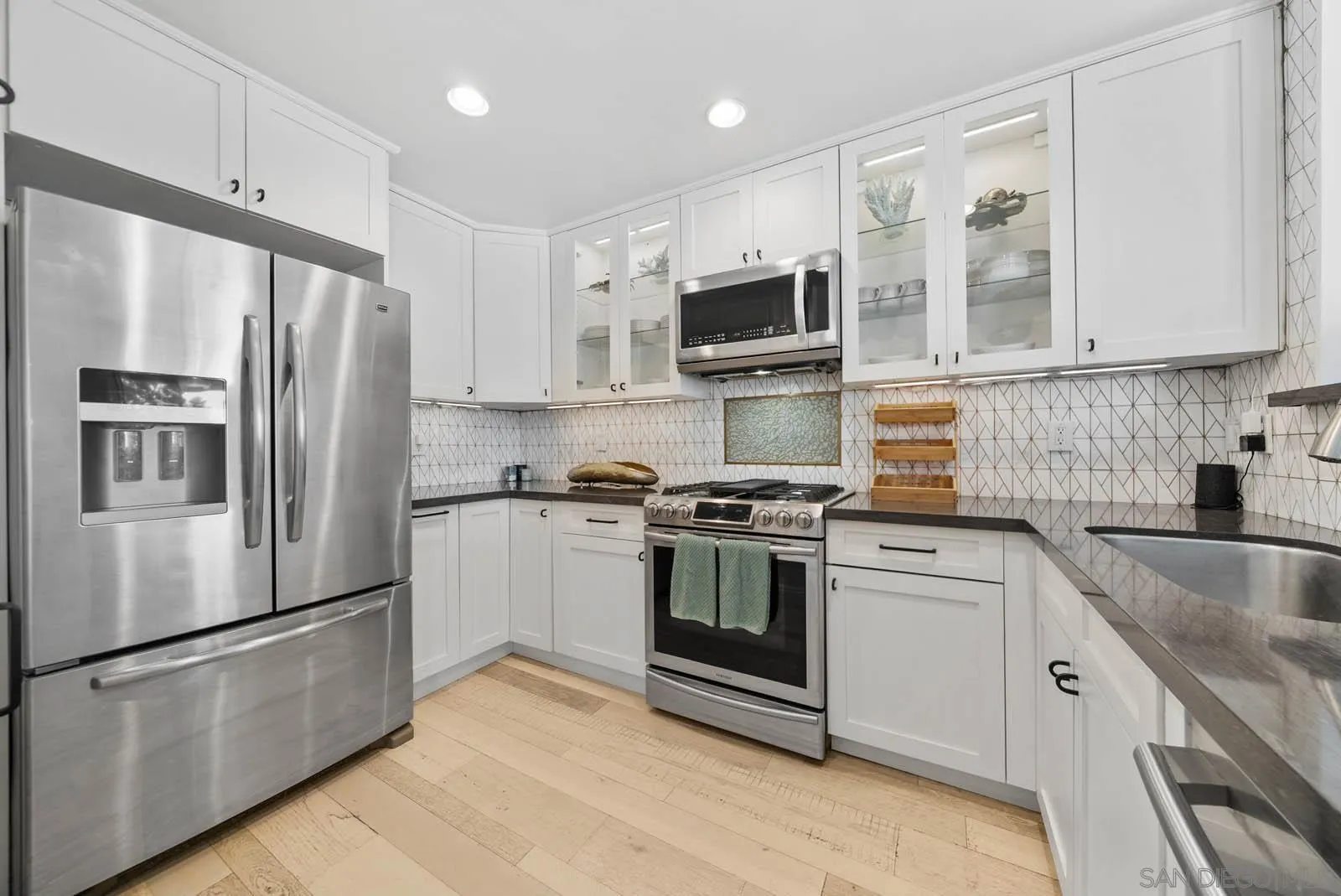 https://cdn.realtyfeed.com/cdn/127/250039232/1905c2627eb42c2d8ba97402fd867b51.webp