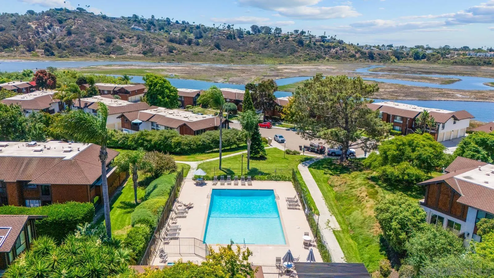 https://cdn.realtyfeed.com/cdn/127/250039232/e89246965dea60c81d7be4ccdcf69ce9.webp