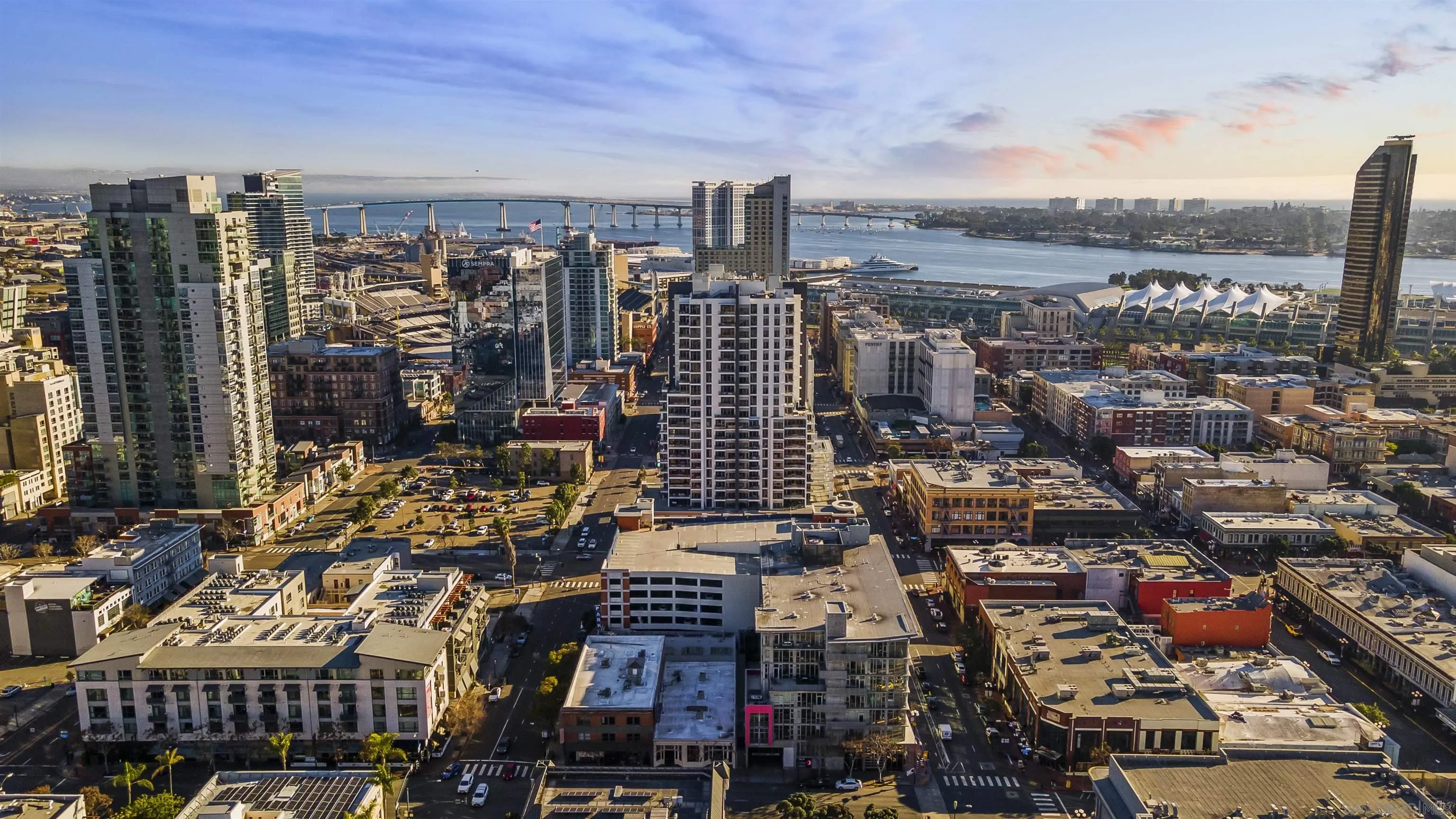 https://cdn.realtyfeed.com/cdn/127/250039234/8fbca01d1a701b2d37e83a2a86e48694.webp