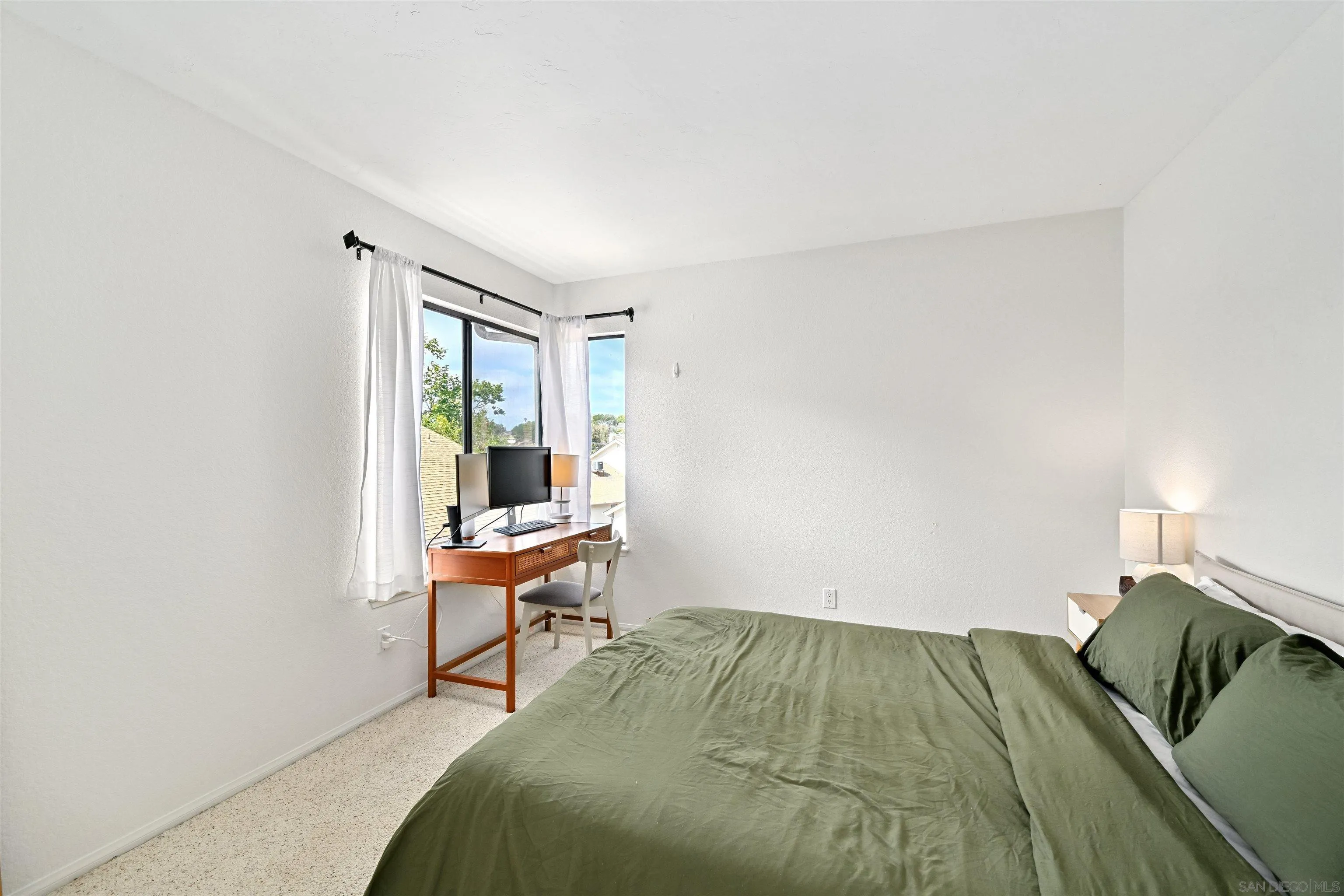 https://cdn.realtyfeed.com/cdn/127/250039235/1872733f45aa0e34e13e06d3cca871f5.webp
