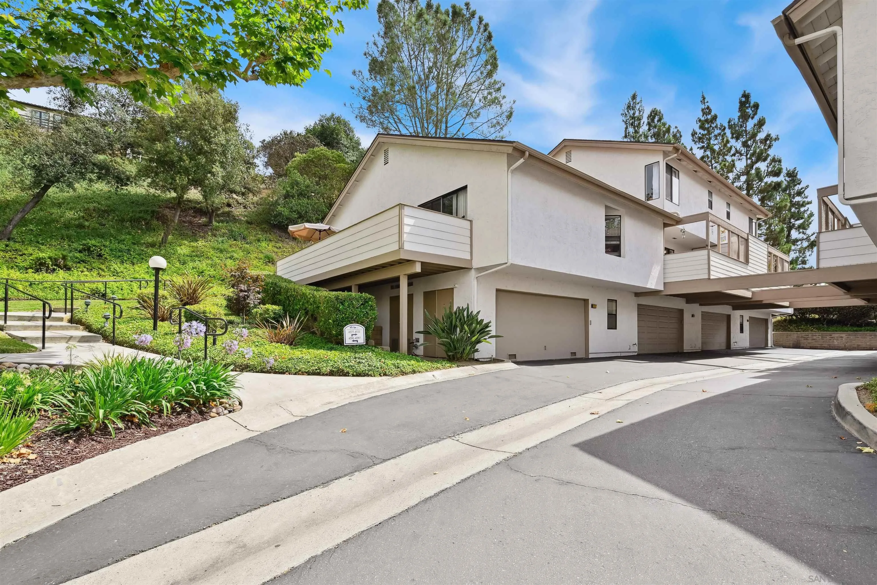 https://cdn.realtyfeed.com/cdn/127/250039235/2d8637804534fe7c12a3f6b03ede60fe.webp
