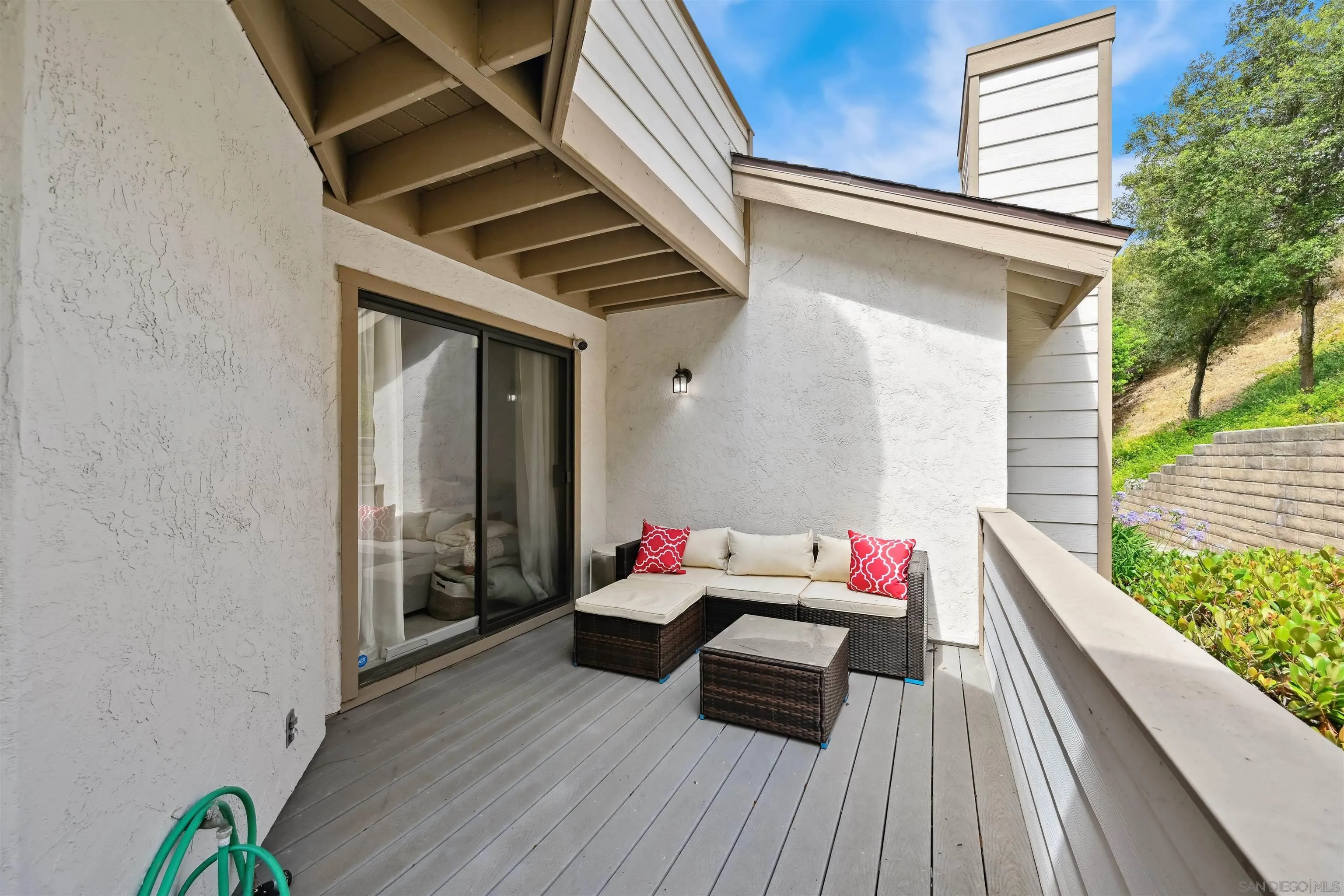 https://cdn.realtyfeed.com/cdn/127/250039235/f093b3e4964d22916546f9eb0a0022ec.webp