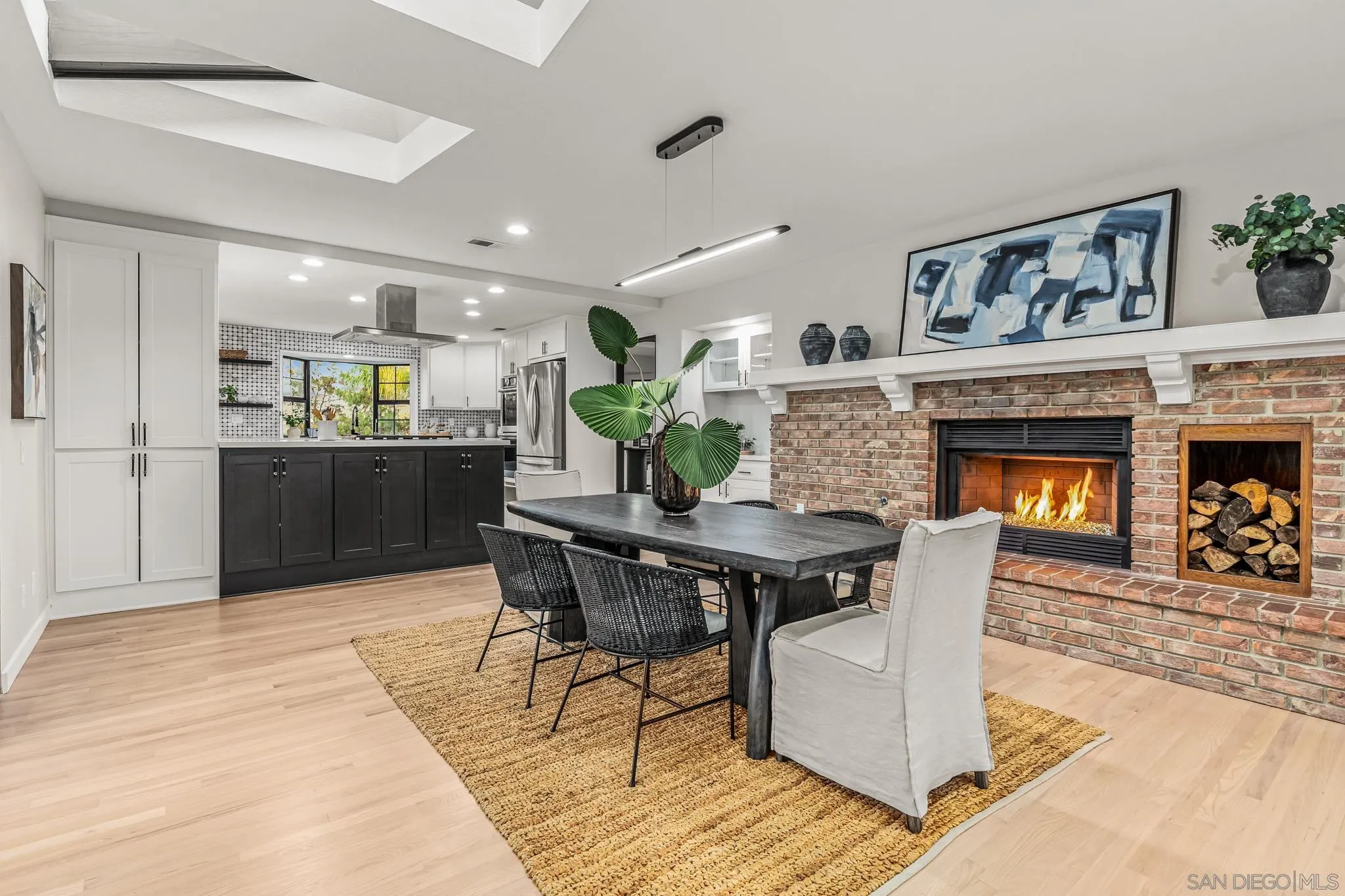 https://cdn.realtyfeed.com/cdn/127/250039238/854a728ca80892dfff1d13f2953a3f3a.webp