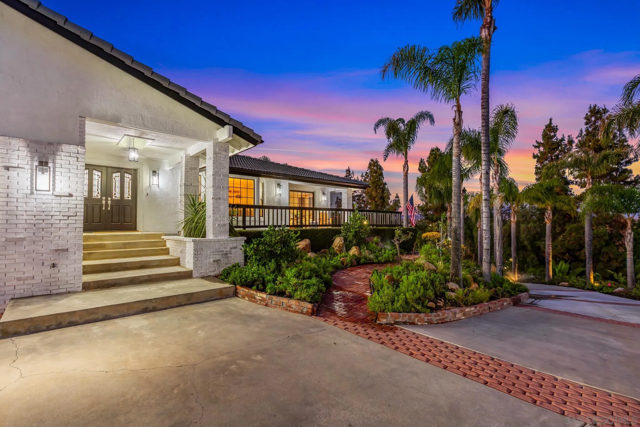 https://cdn.realtyfeed.com/cdn/127/250039238/c6c219e45a8dbe39f8333d918f2f8ef7.webp