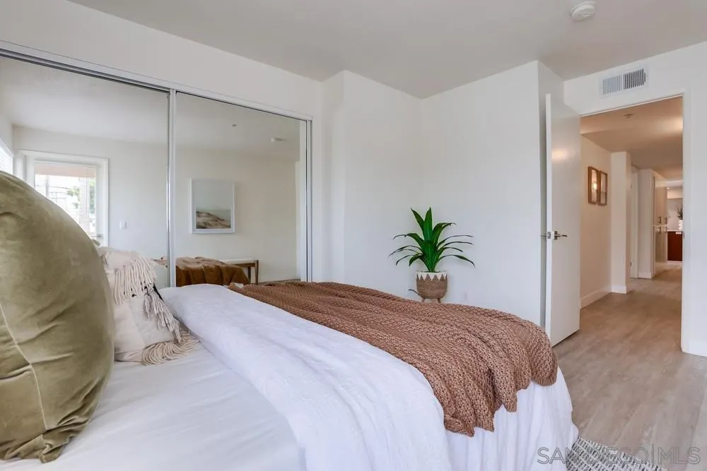 https://cdn.realtyfeed.com/cdn/127/250039242/07dfe5f76c2bea64c4a234a3e800d6e8.webp