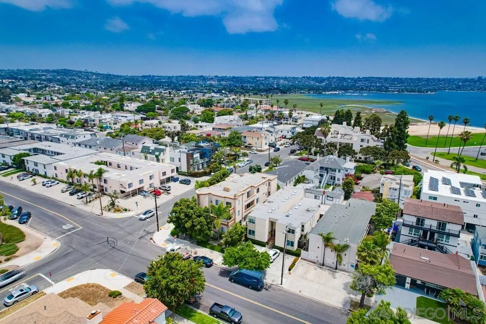 https://cdn.realtyfeed.com/cdn/127/250039242/34a063260ef3499355fb046a5522483a.webp