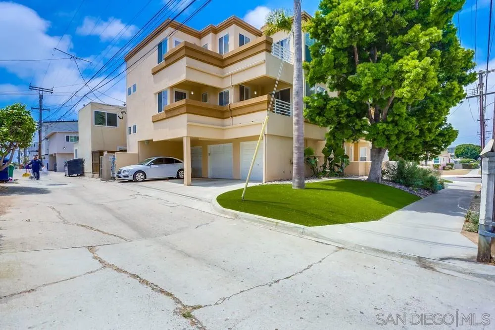 https://cdn.realtyfeed.com/cdn/127/250039242/af1a5735caa1ed514d167febc1554ba6.webp
