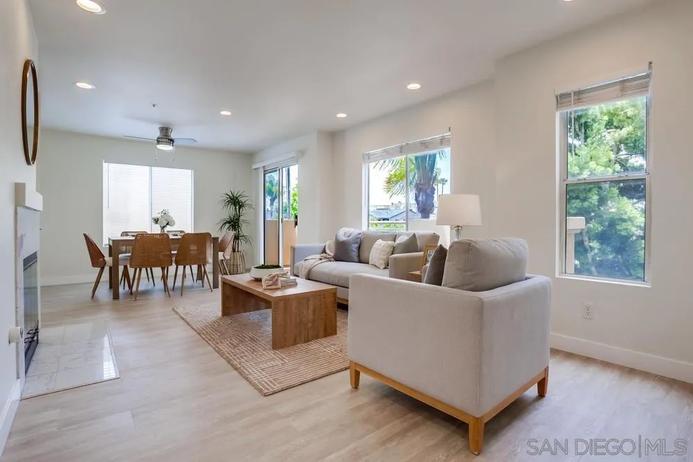 https://cdn.realtyfeed.com/cdn/127/250039242/c018e41070e0f0490d41f2bd78c63093.webp