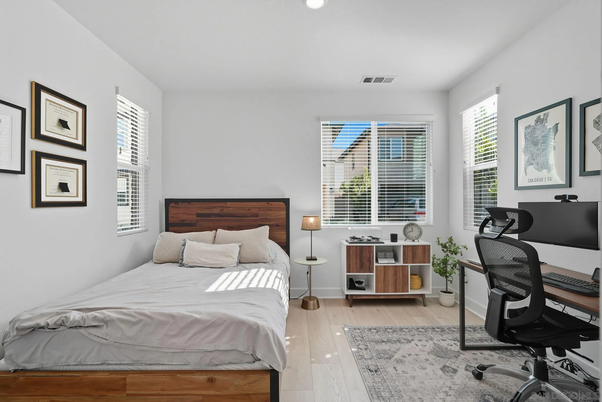 https://cdn.realtyfeed.com/cdn/127/250039243/4d41a13285150e408fa0e69a462c47c7.webp