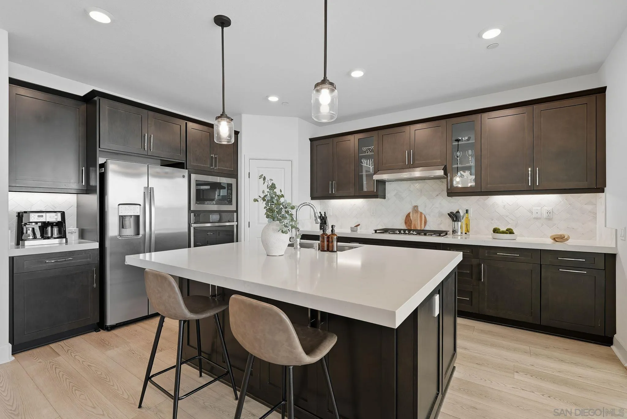 https://cdn.realtyfeed.com/cdn/127/250039243/59f134be8bb3e858ffc8f8295fda7f5c.webp
